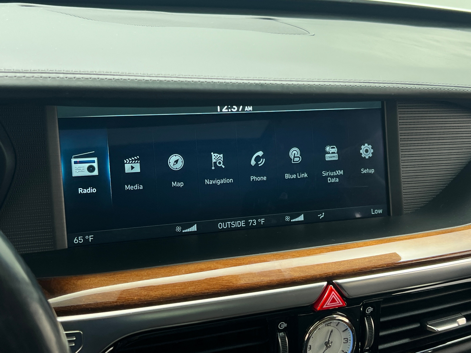 Thumbnail: 2017 Genesis G90 - 3