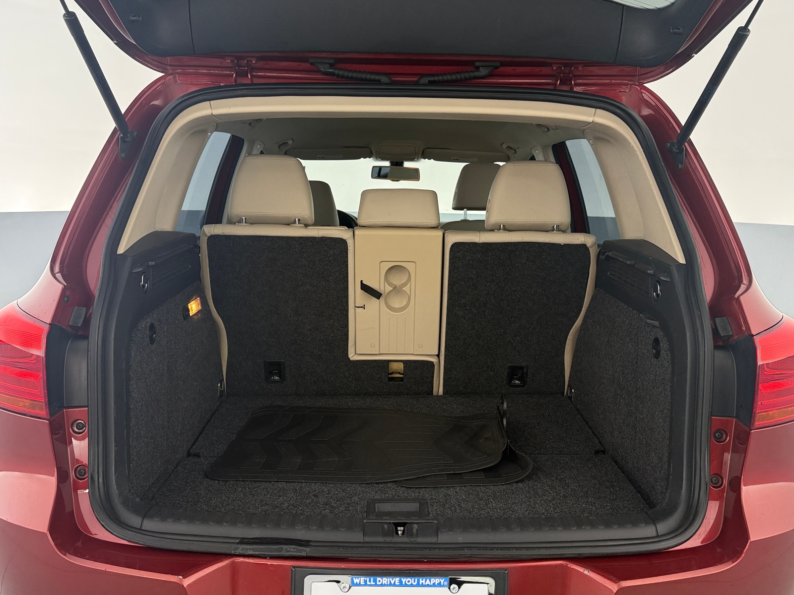 Thumbnail: 2016 Volkswagen Tiguan - 7