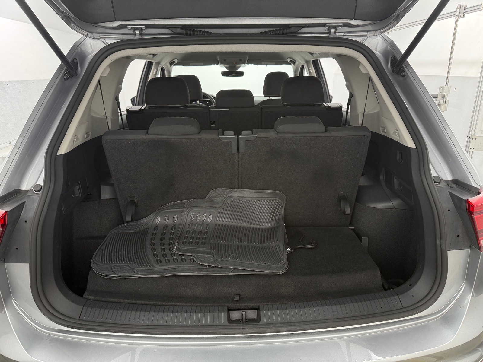 Thumbnail: 2024 Volkswagen Tiguan - 7