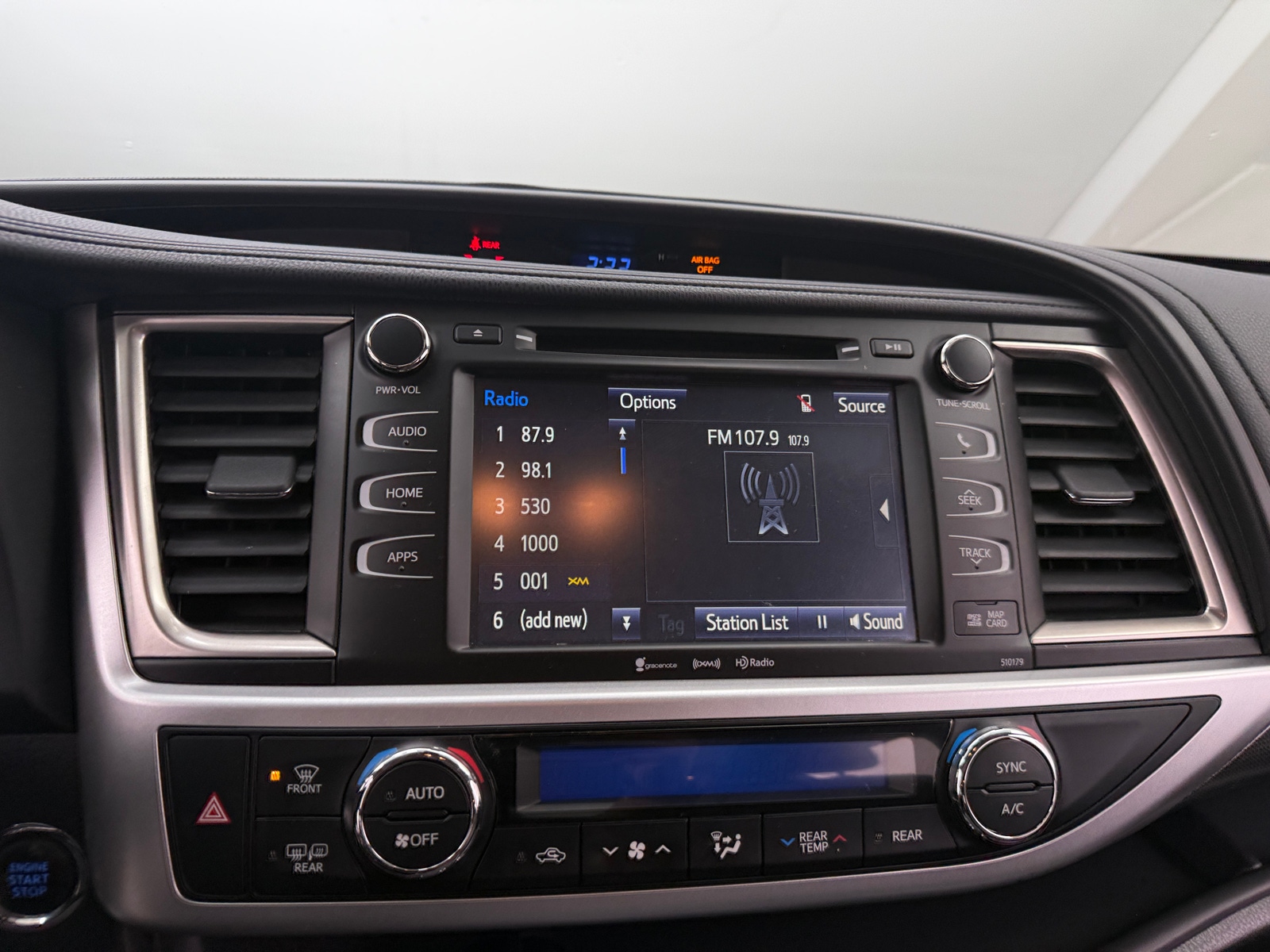 Thumbnail: 2017 Toyota Highlander - 3