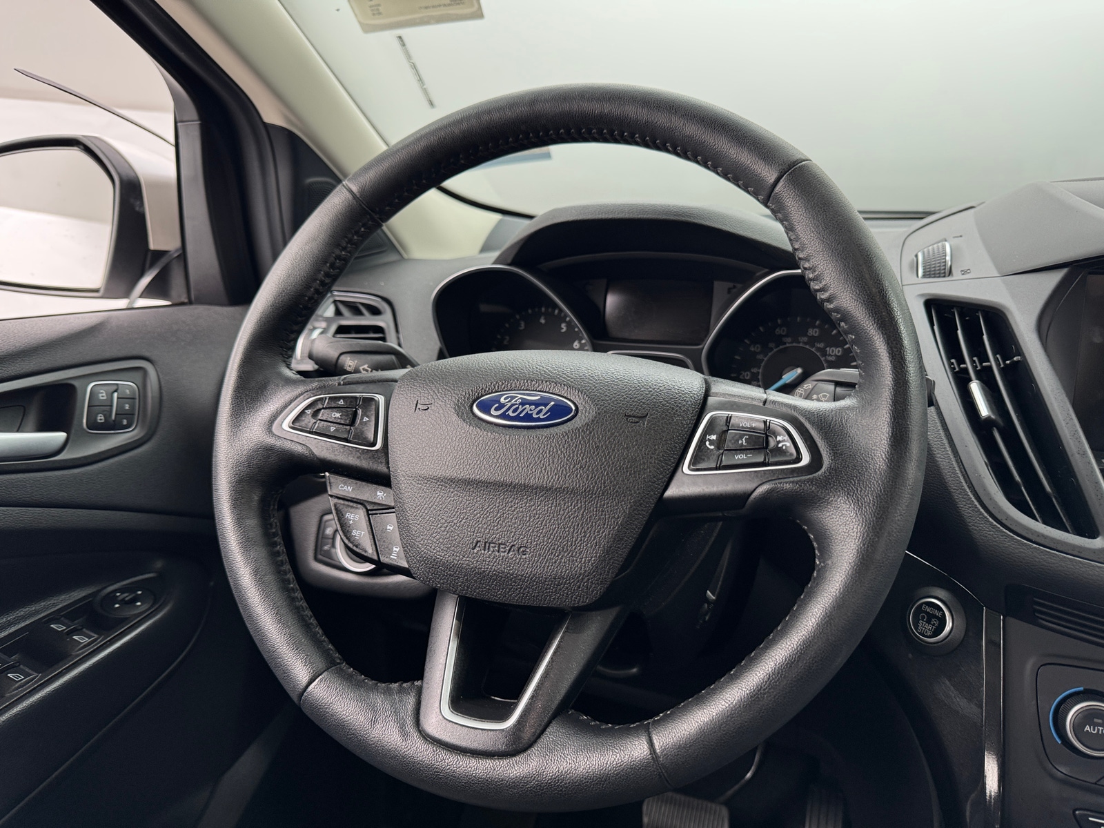 Thumbnail: 2019 Ford Escape - 4
