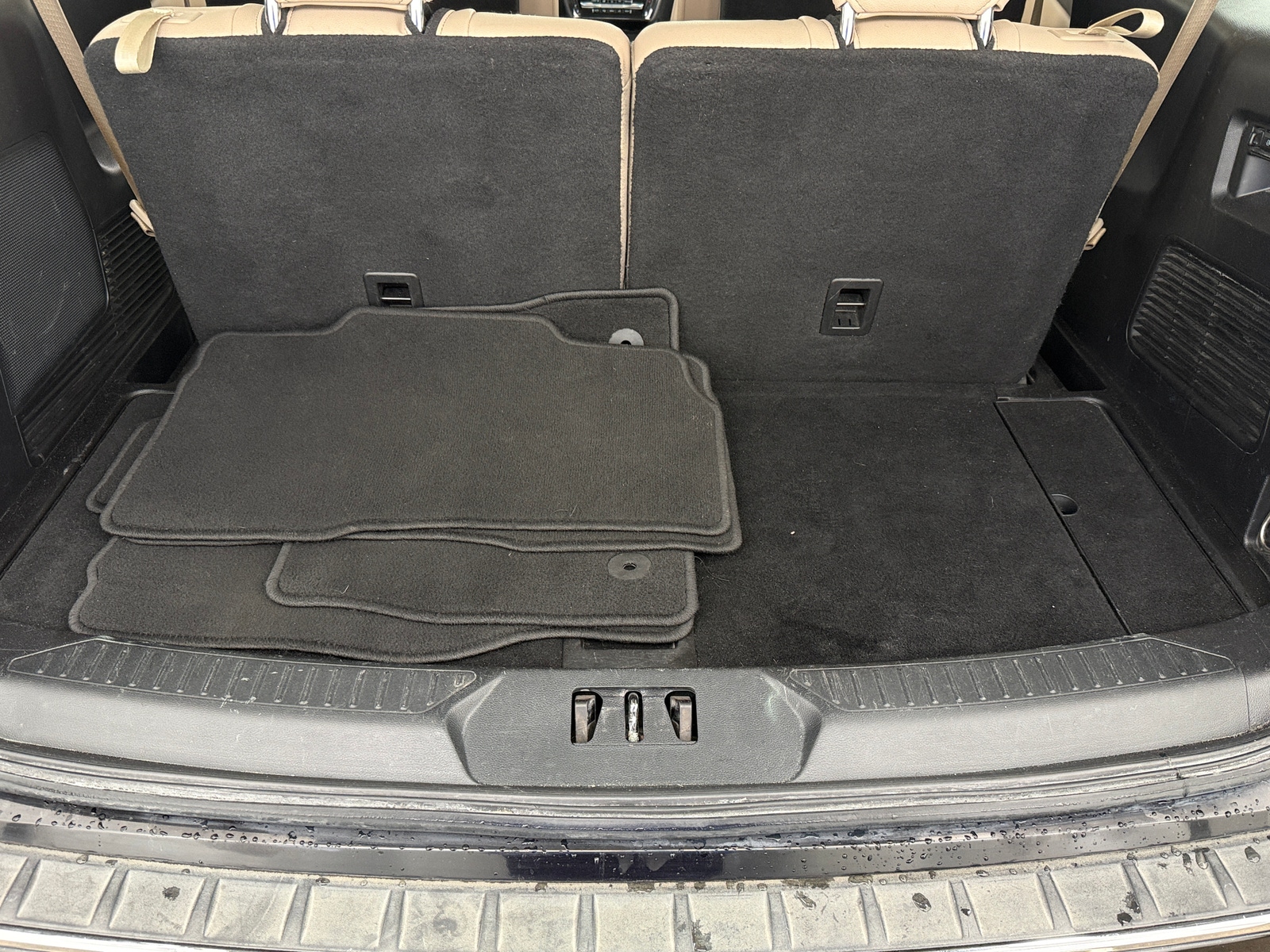 Thumbnail: 2021 Ford Explorer - 6