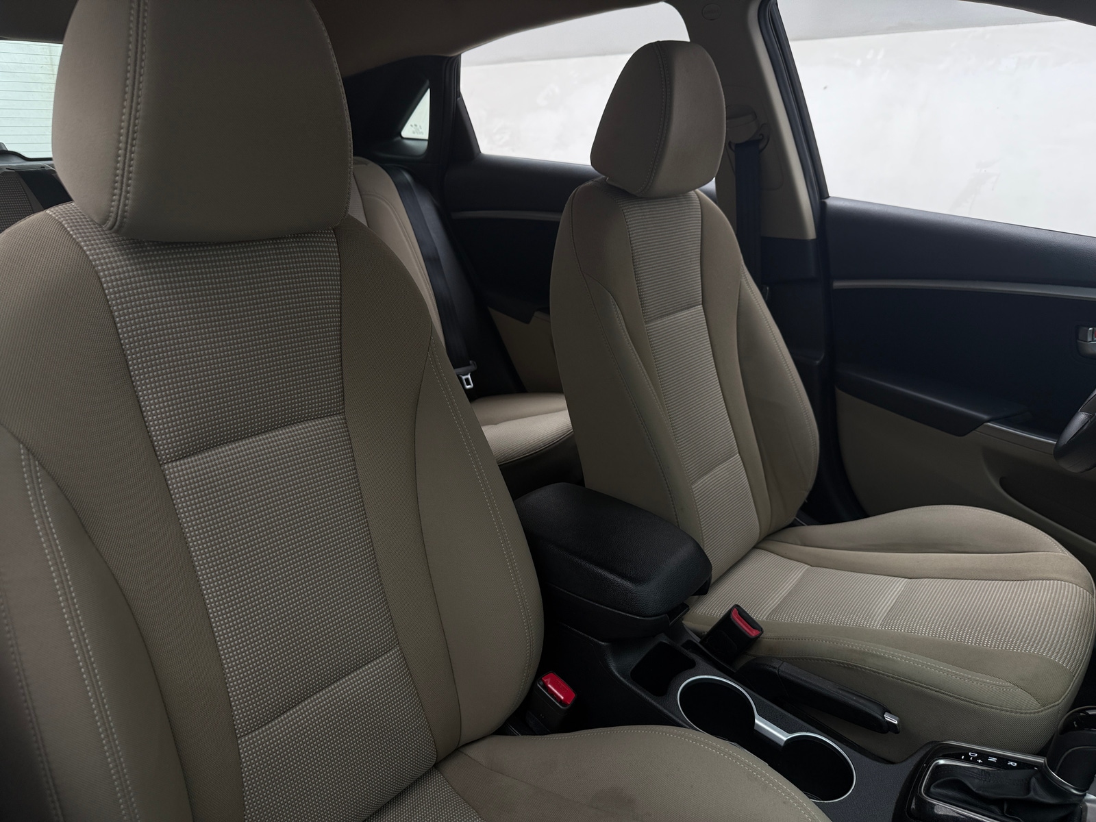 Thumbnail: 2016 Hyundai Elantra - 2