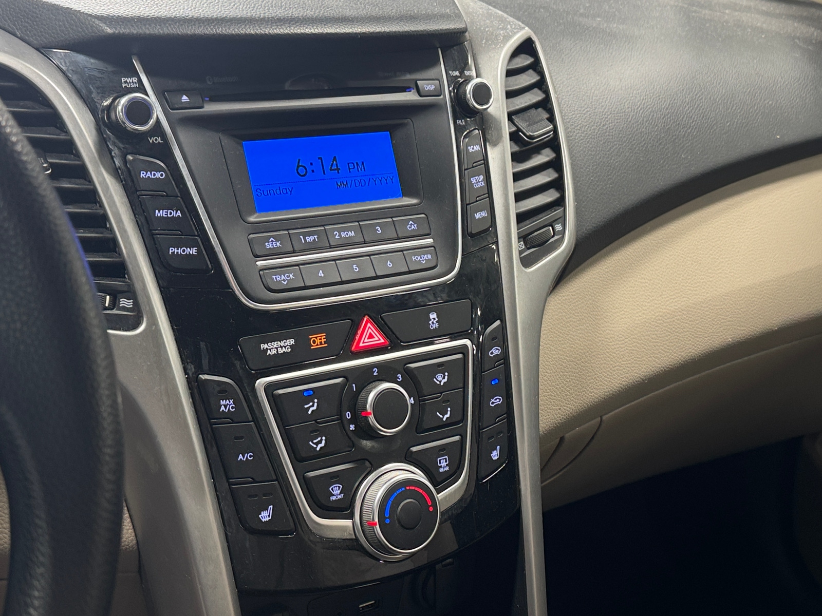 Thumbnail: 2016 Hyundai Elantra - 4