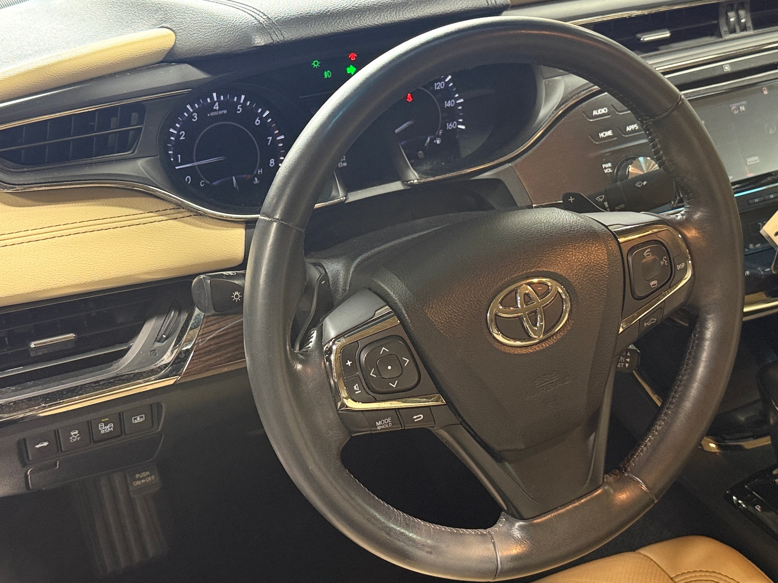 Thumbnail: 2015 Toyota Avalon - 4