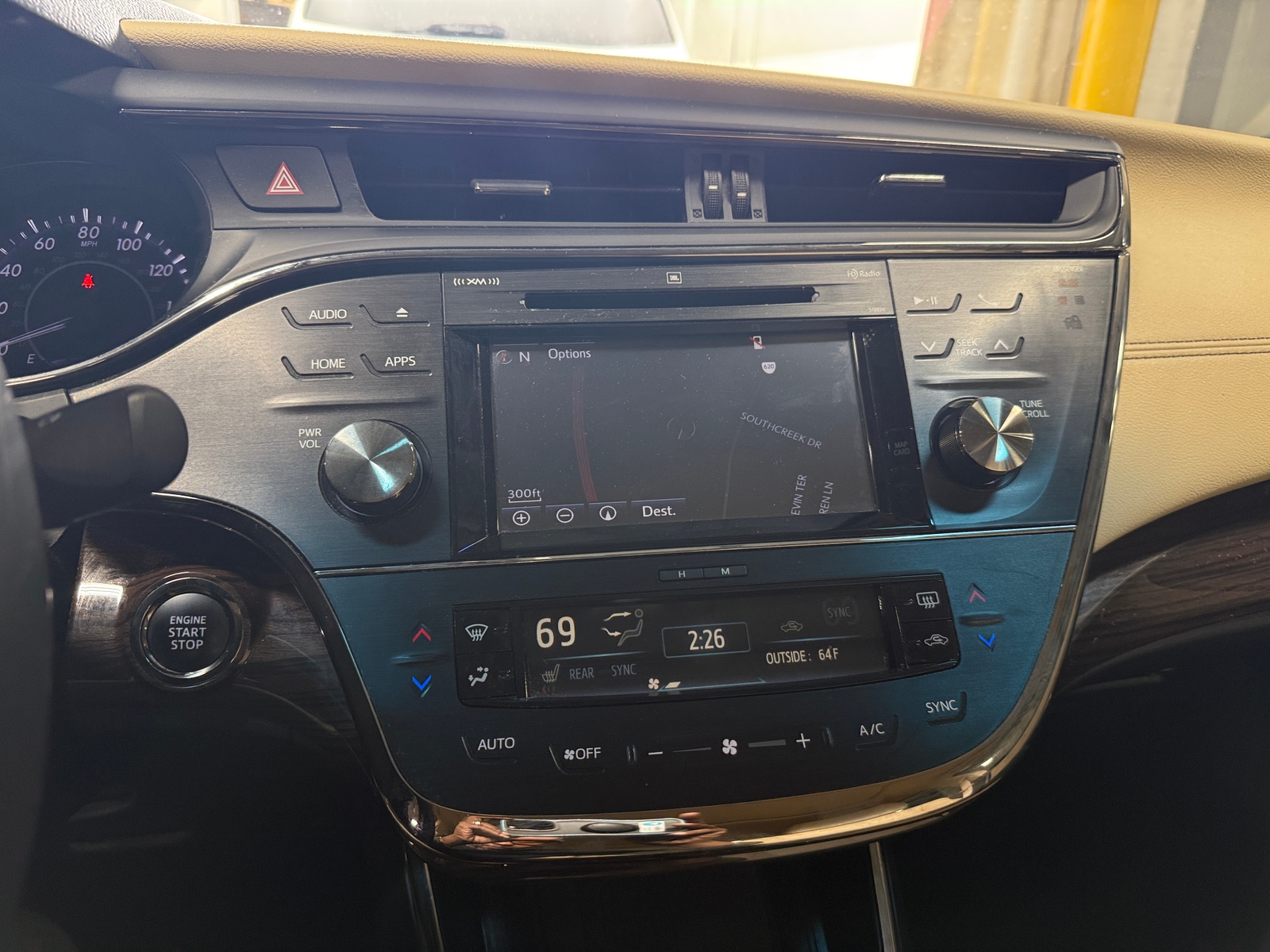 Thumbnail: 2015 Toyota Avalon - 3