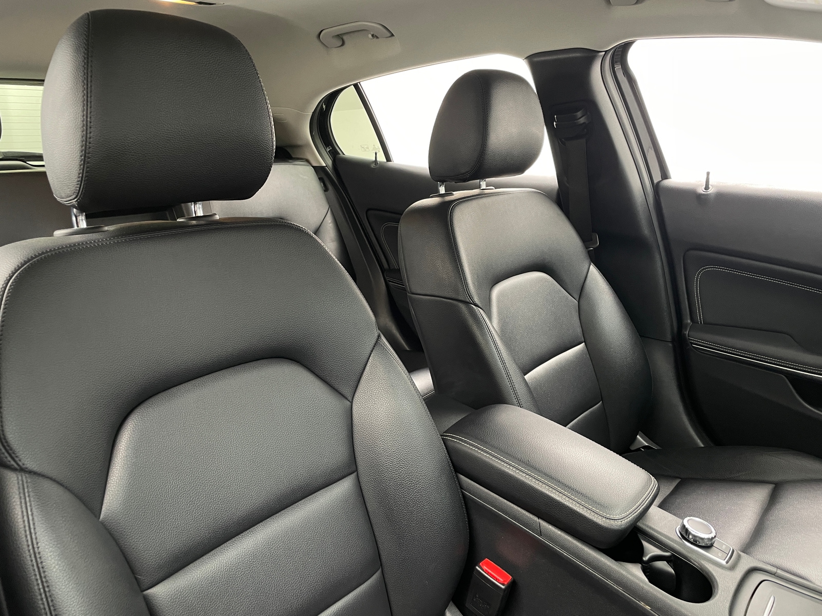 Thumbnail: 2015 Mercedes-Benz GLA - 2