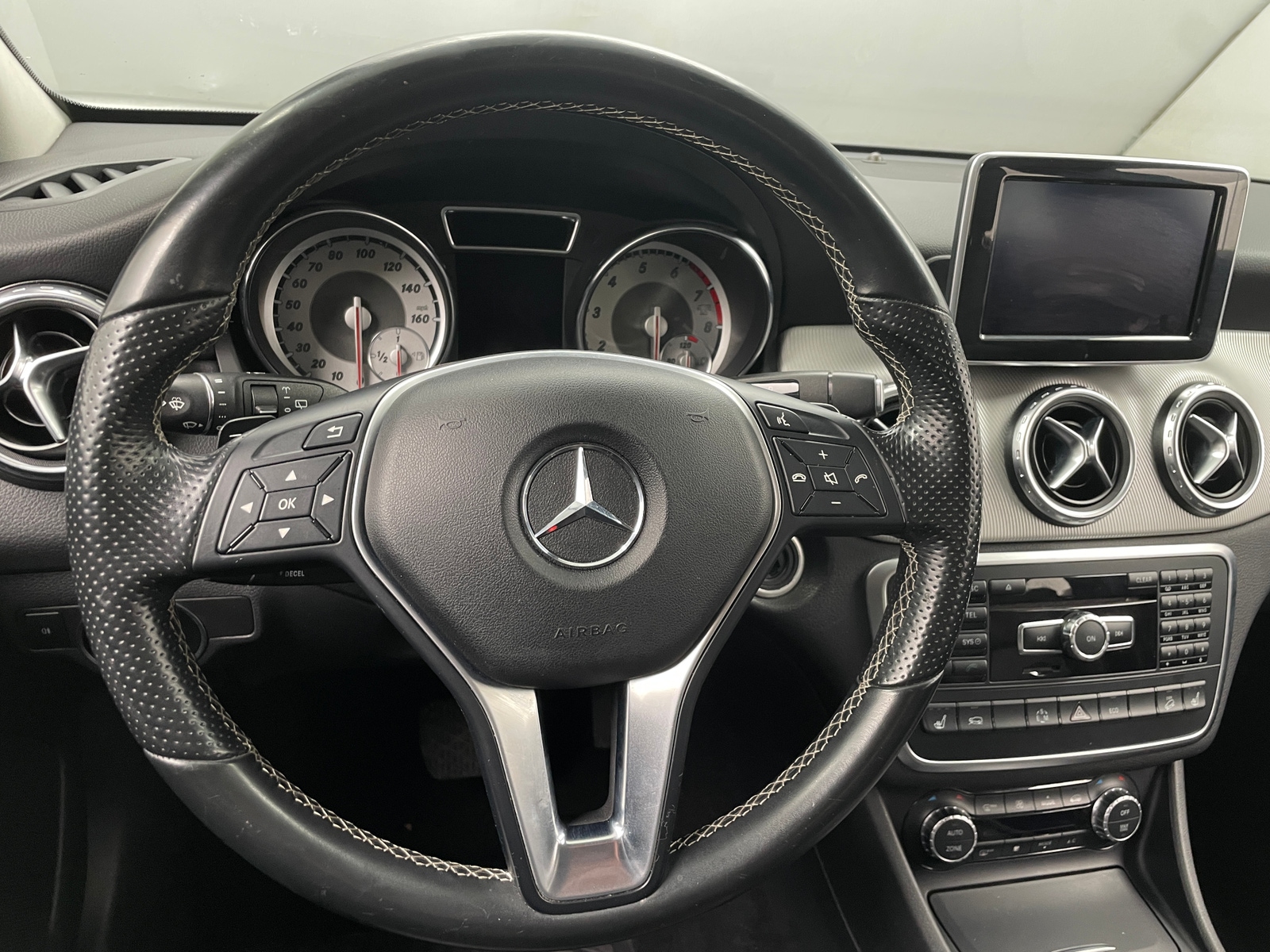 Thumbnail: 2015 Mercedes-Benz GLA - 5