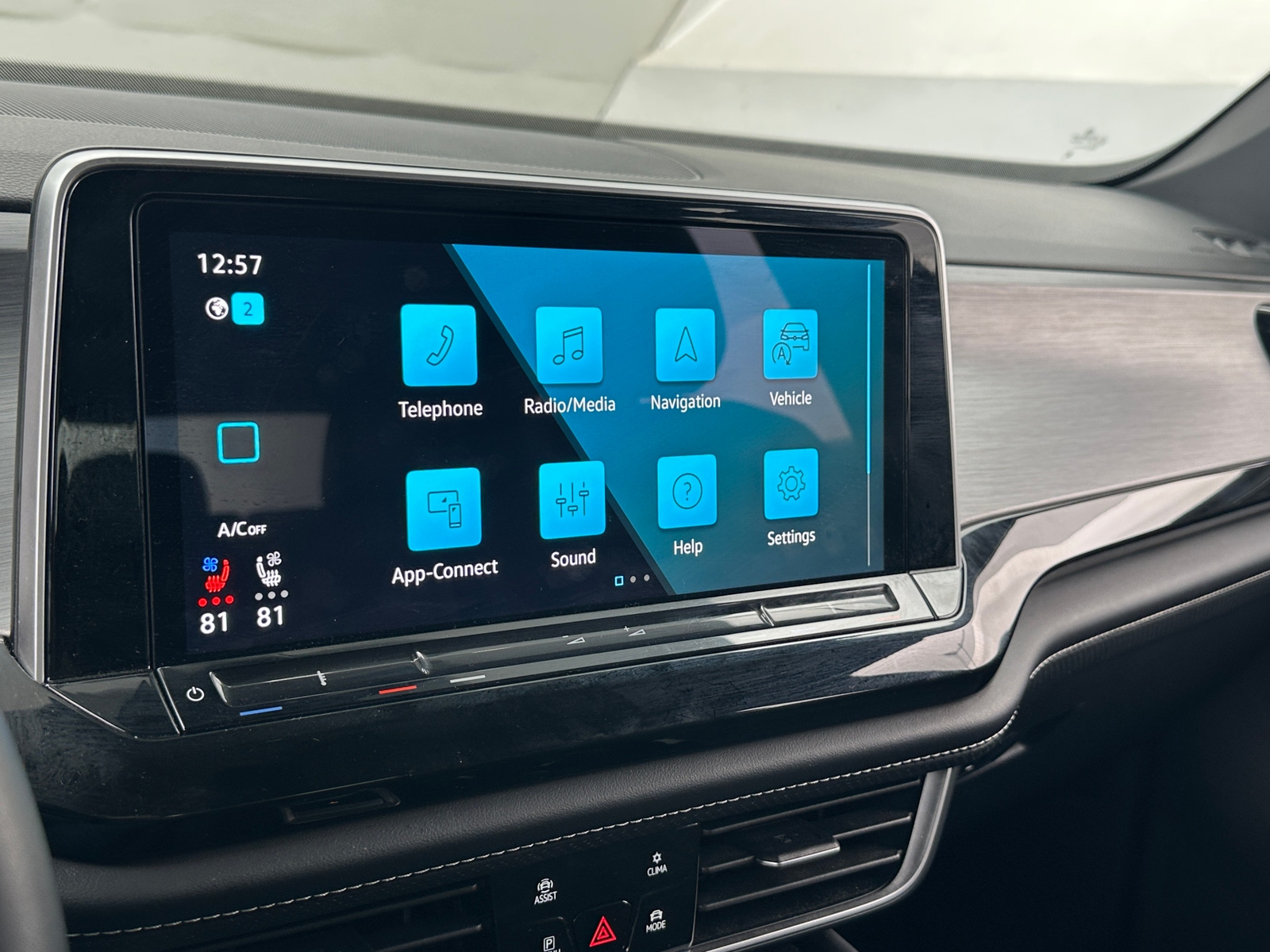 Thumbnail: 2025 Volkswagen Atlas - 3