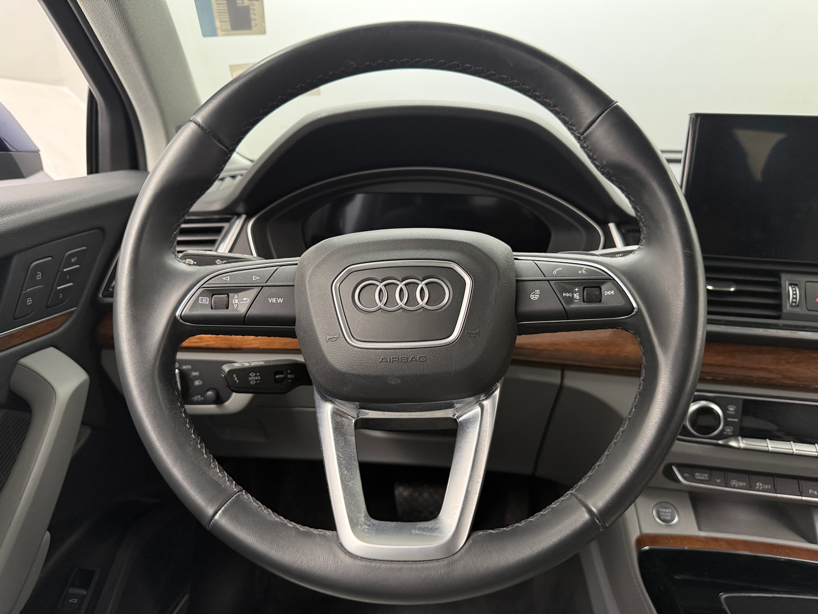 Thumbnail: 2022 Audi Q5 - 4