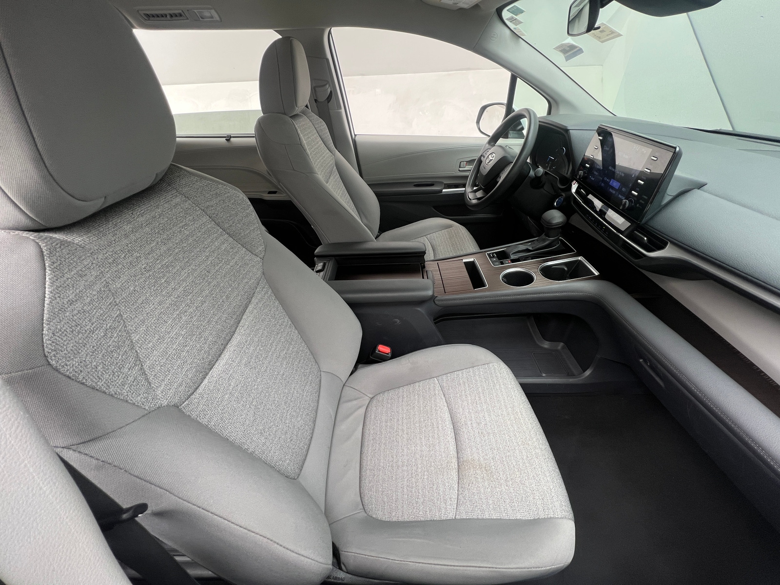 Thumbnail: 2022 Toyota Sienna - 2