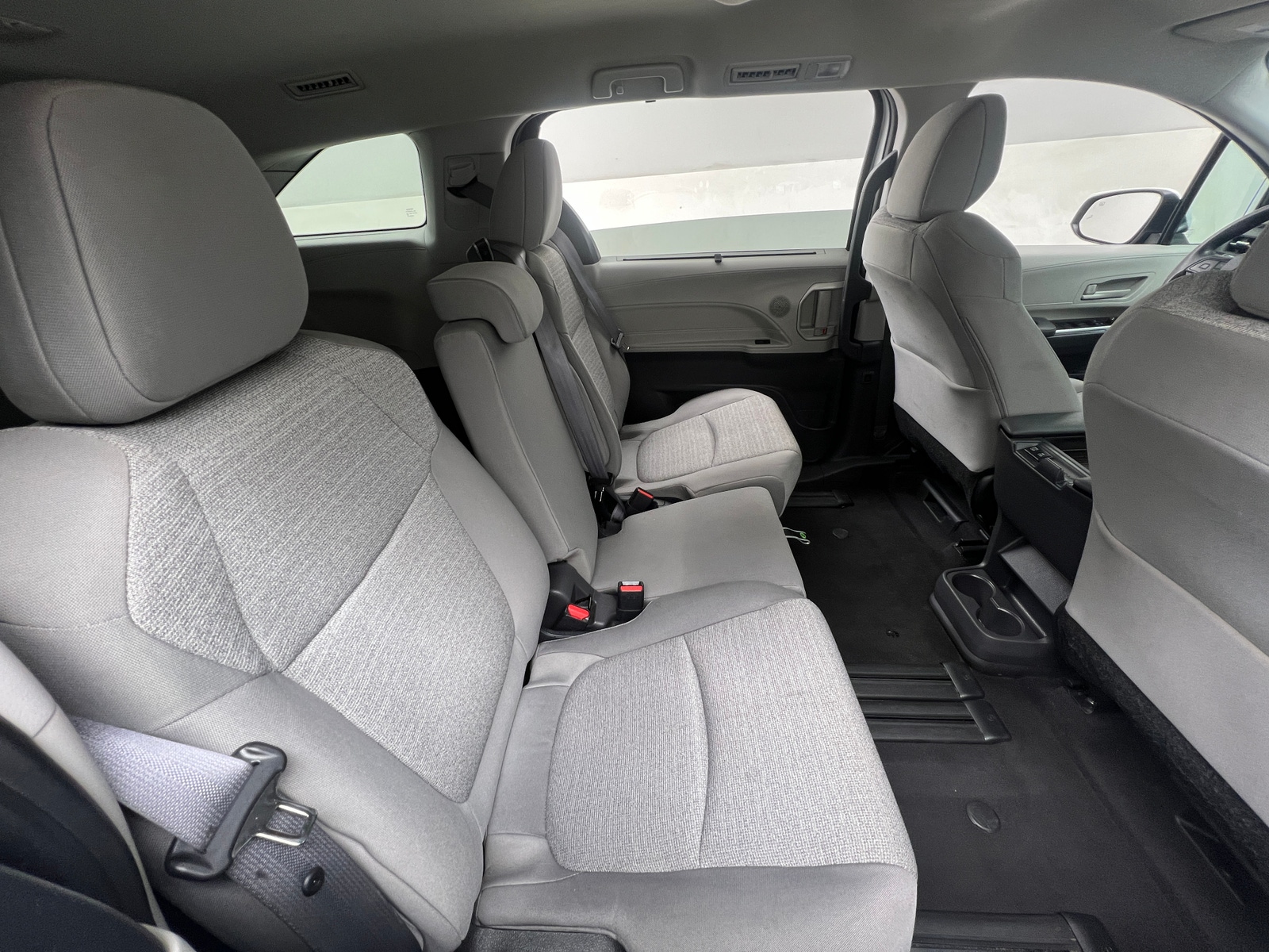 Thumbnail: 2022 Toyota Sienna - 6