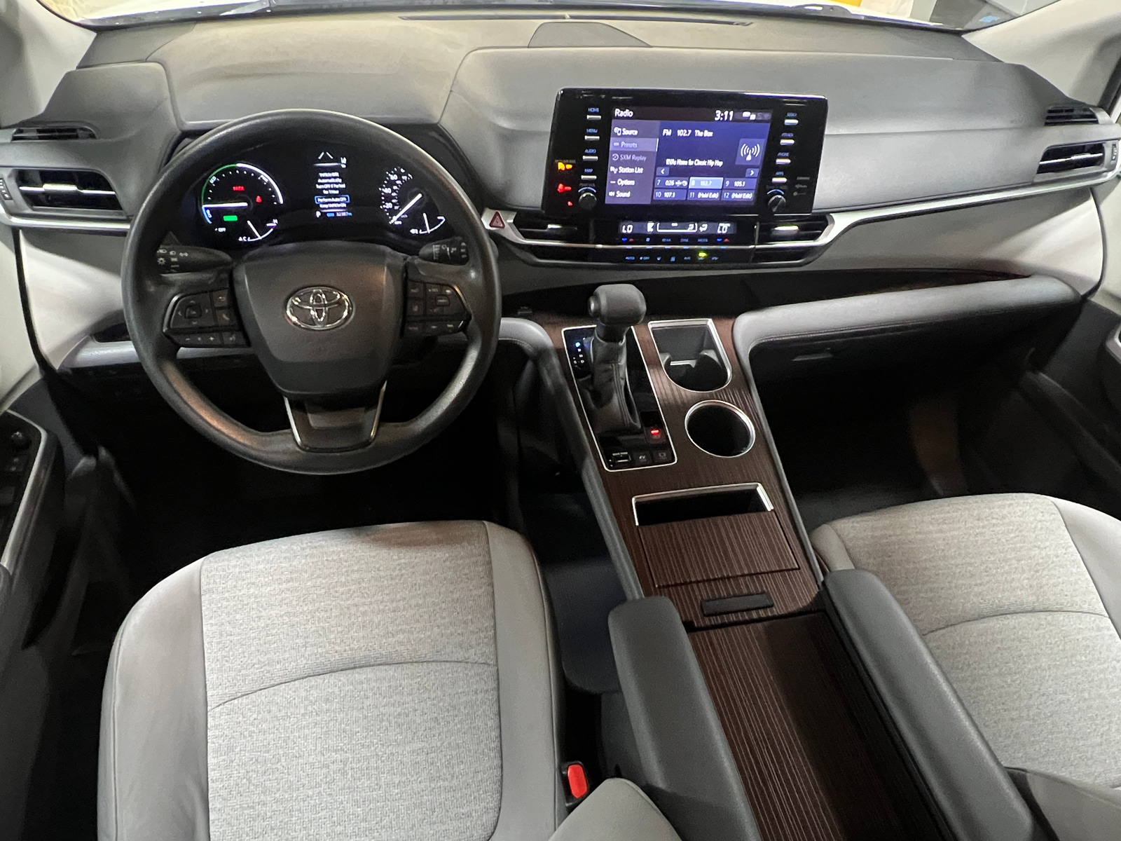 Thumbnail: 2022 Toyota Sienna - 3