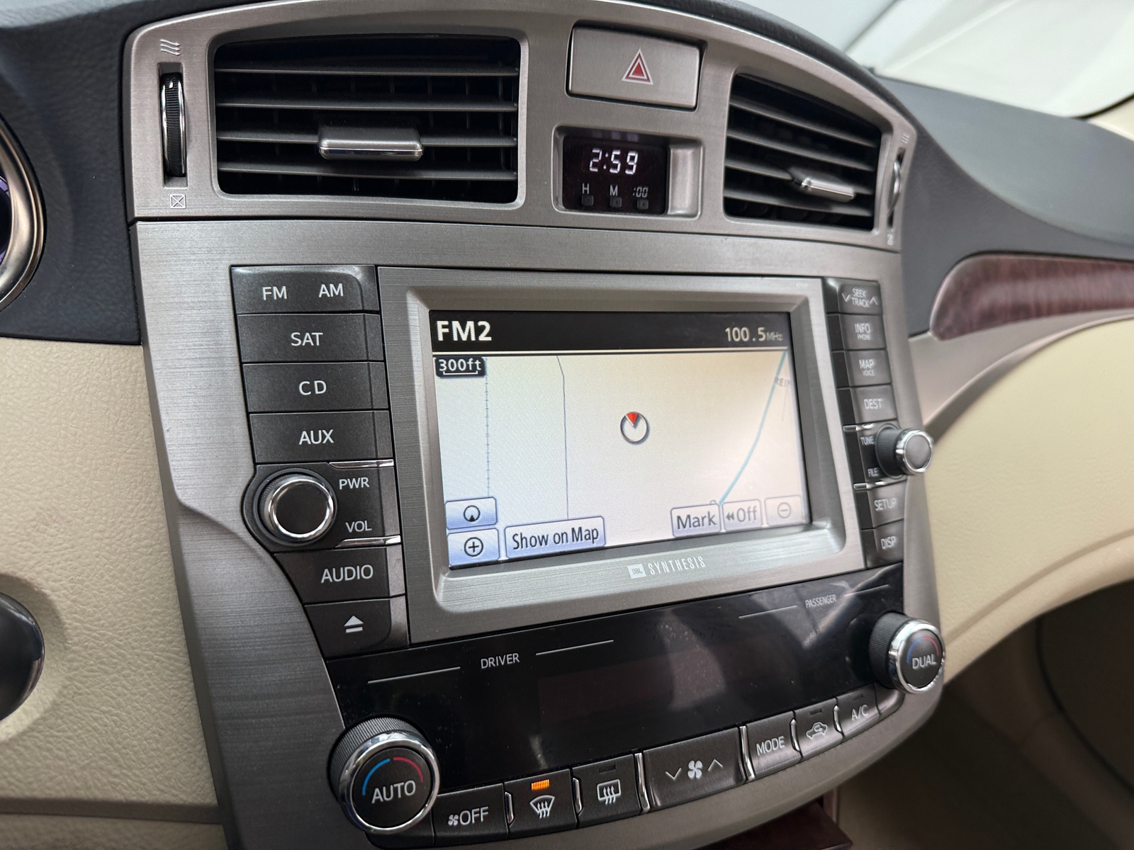 Thumbnail: 2011 Toyota Avalon - 3