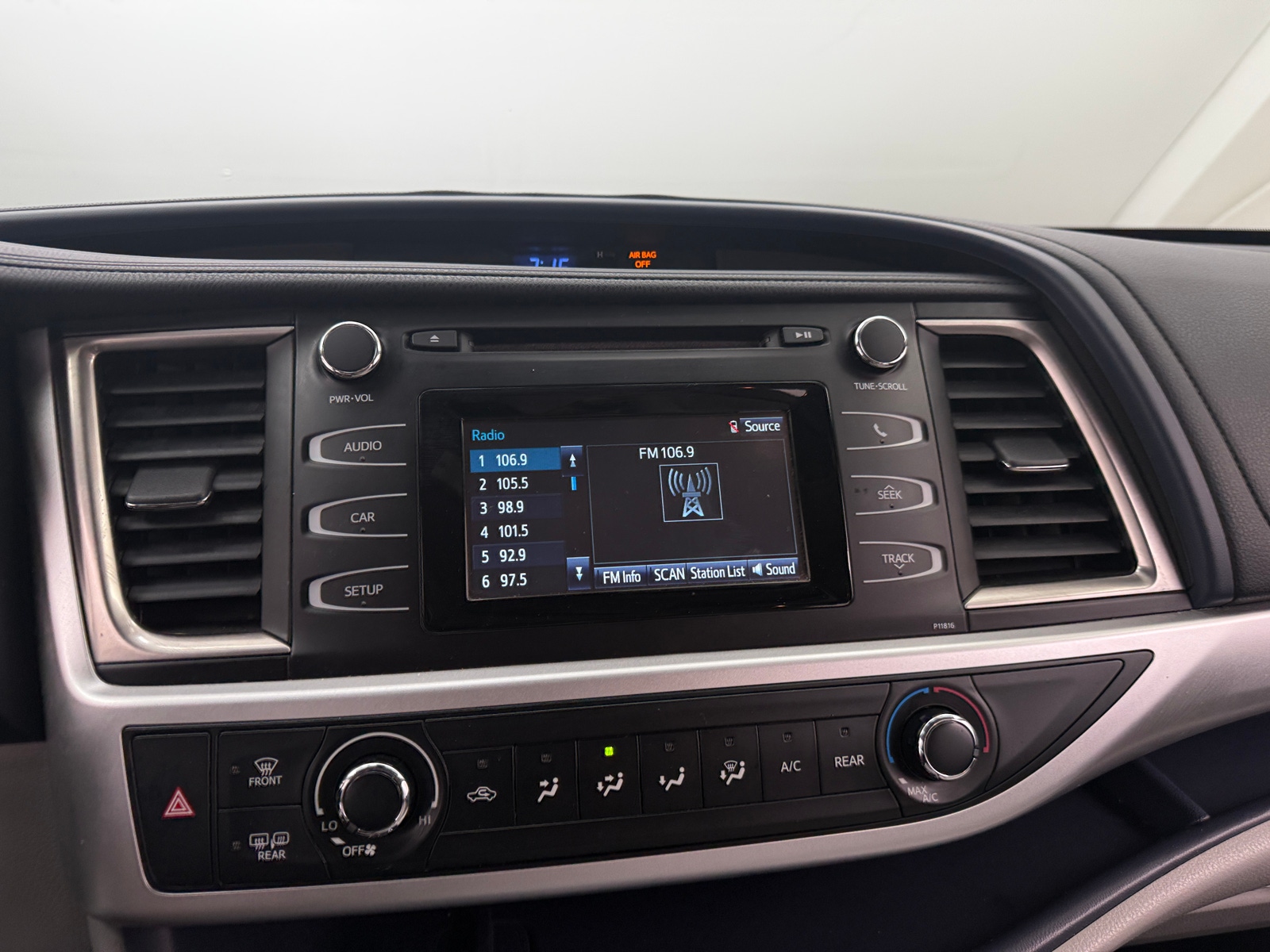 Thumbnail: 2019 Toyota Highlander - 4