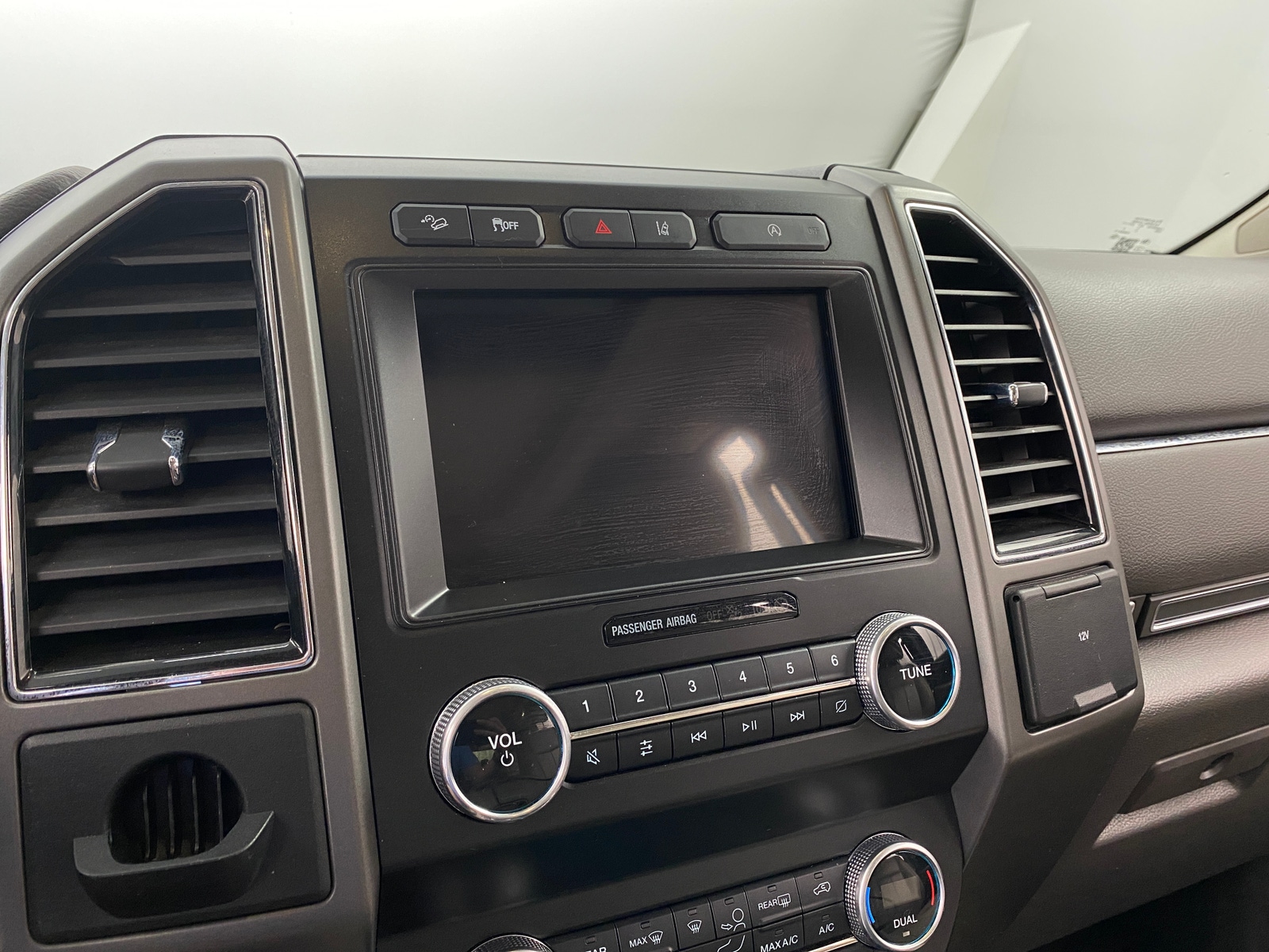 Thumbnail: 2021 Ford Expedition - 4