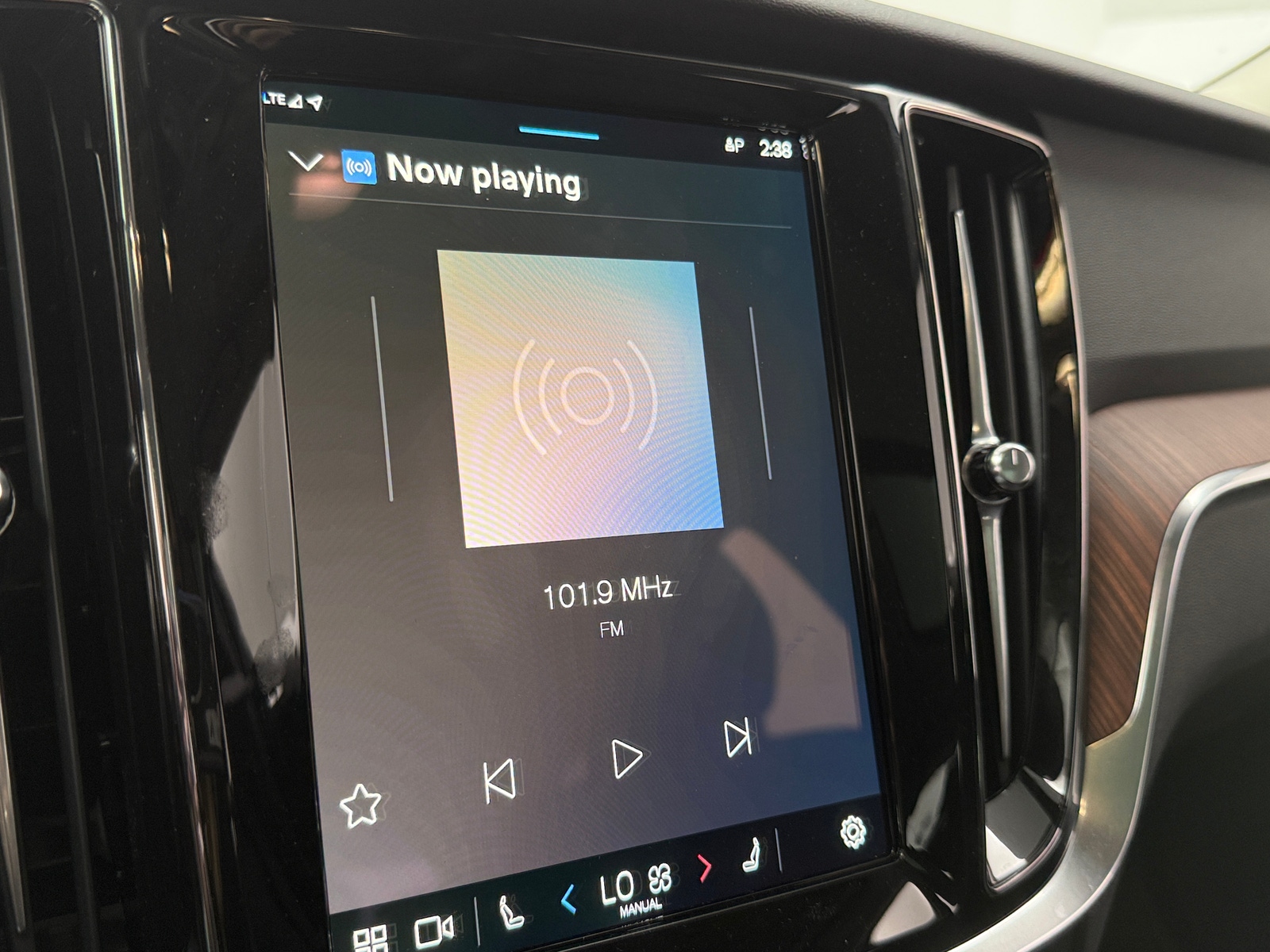 Thumbnail: 2025 Volvo V60 - 3