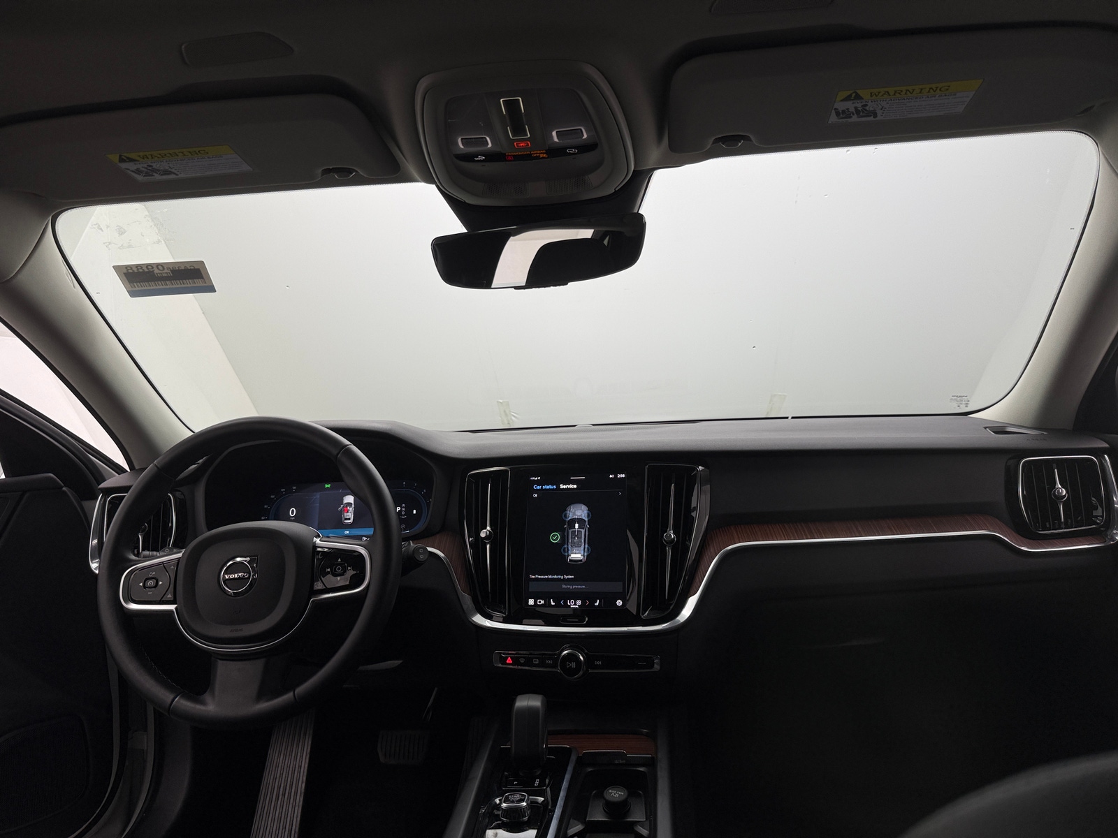 Thumbnail: 2025 Volvo V60 - 2