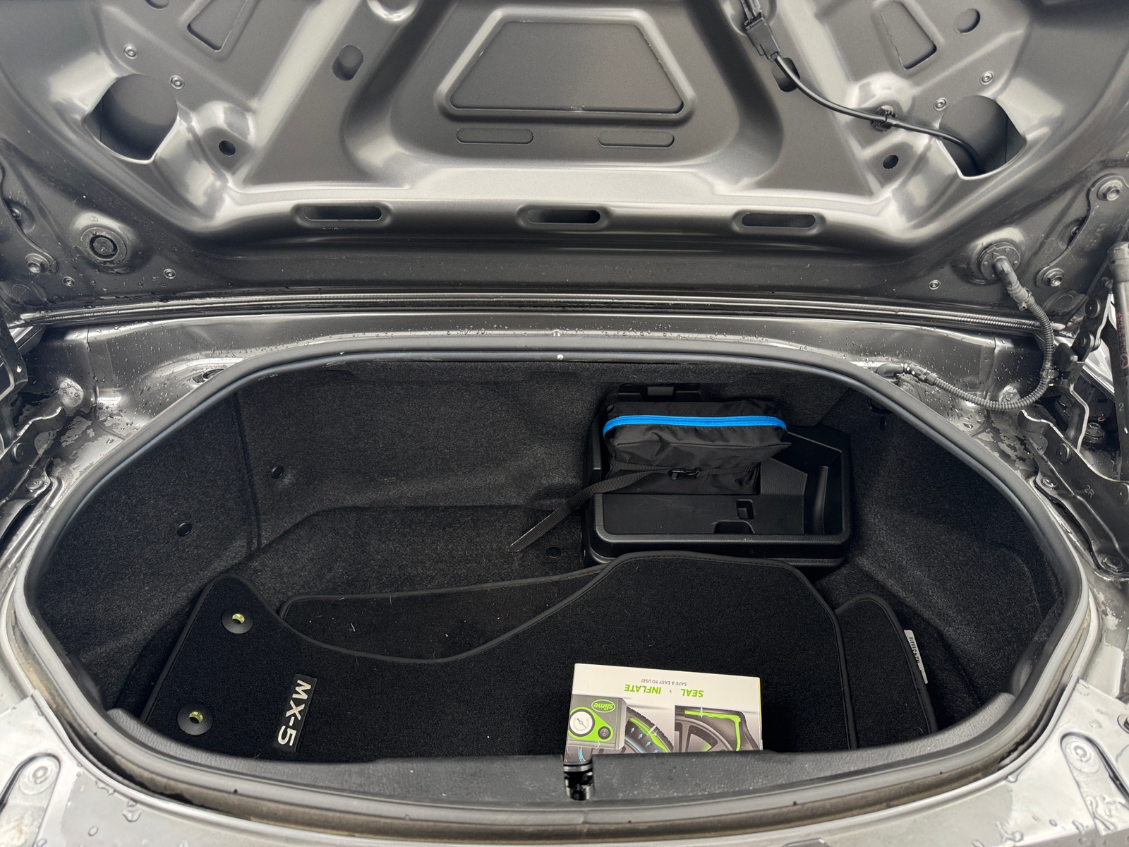 Thumbnail: 2020 Mazda MX-5 Miata - 6