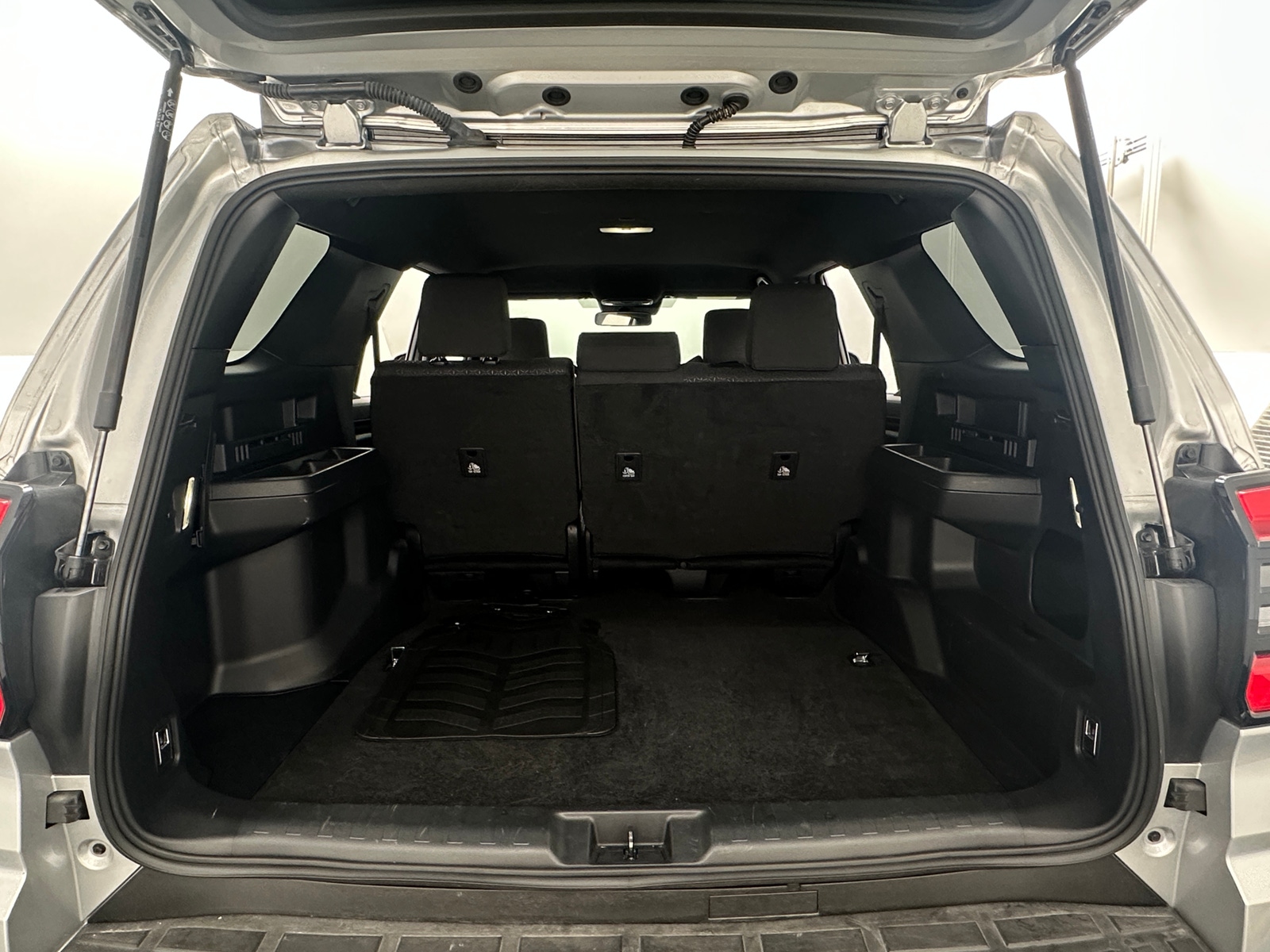 Thumbnail: 2025 Toyota 4Runner - 7