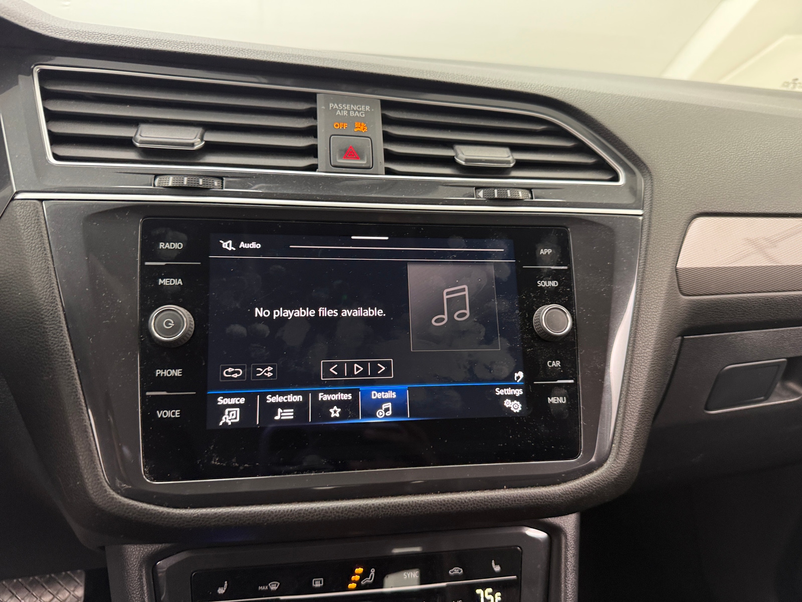 Thumbnail: 2024 Volkswagen Tiguan - 4