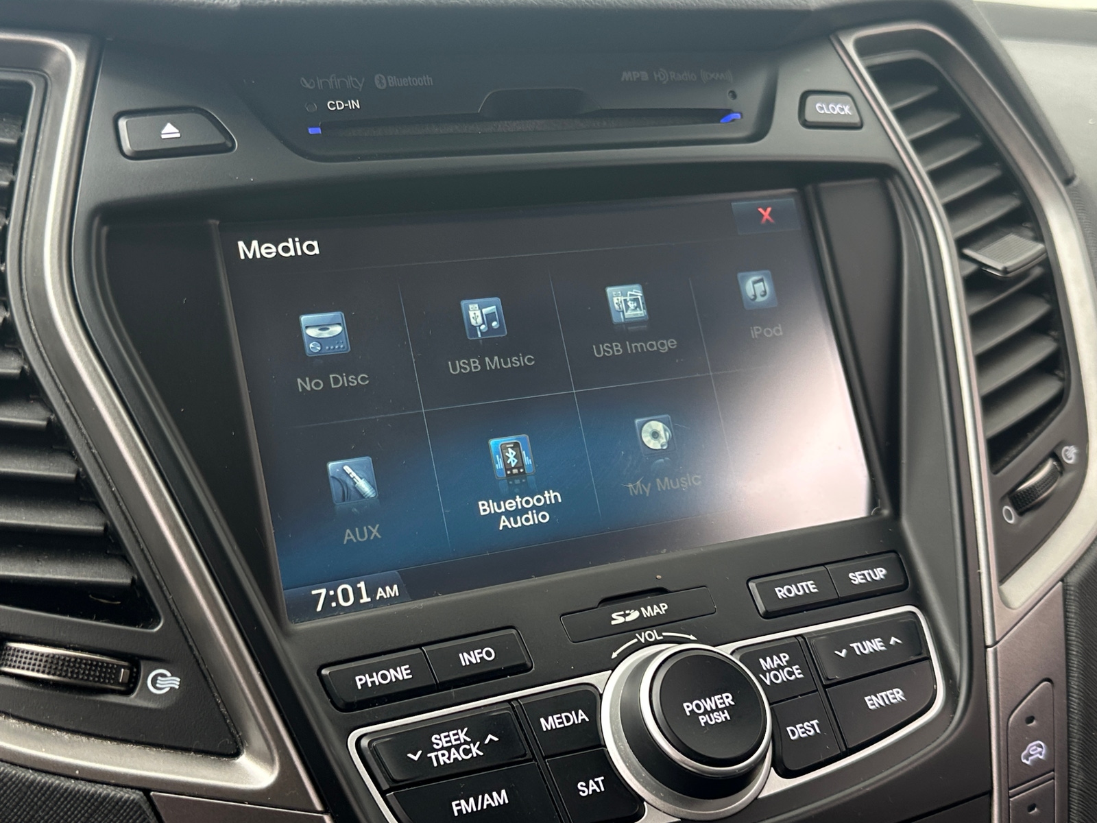 Thumbnail: 2016 Hyundai Santa Fe - 3