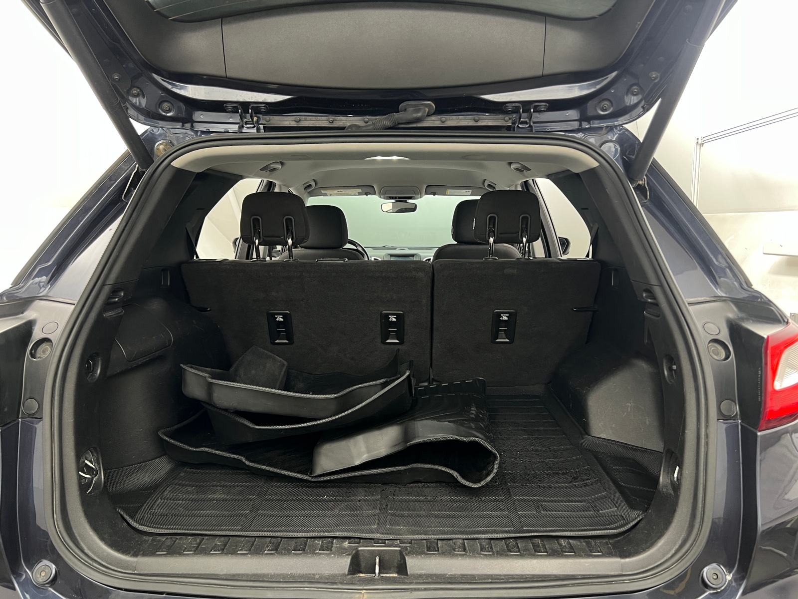 Thumbnail: 2018 Chevrolet Equinox - 7