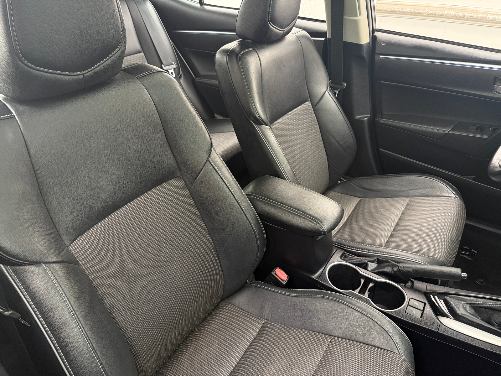 Thumbnail: 2014 Toyota Corolla - 2