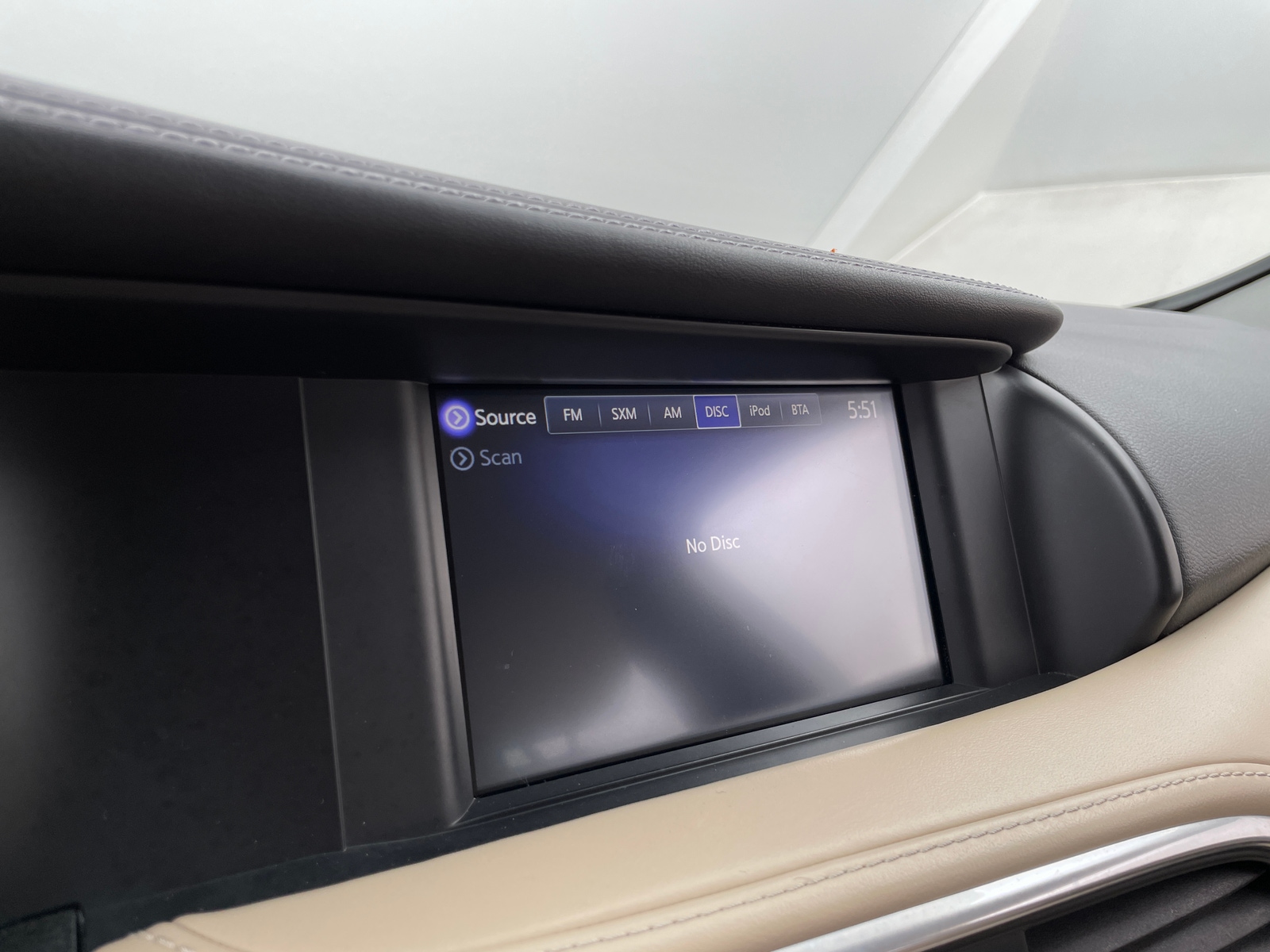 Thumbnail: 2018 INFINITI QX30 - 3