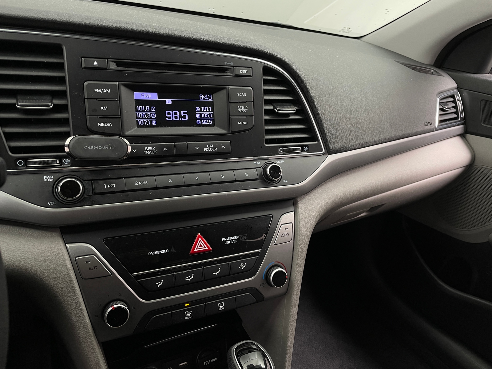 Thumbnail: 2017 Hyundai Elantra - 4