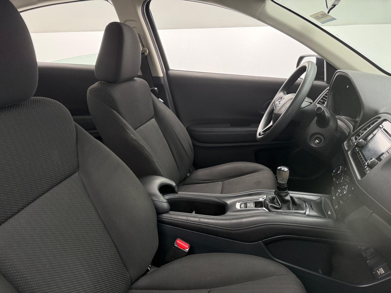 Thumbnail: 2017 Honda HR-V - 2