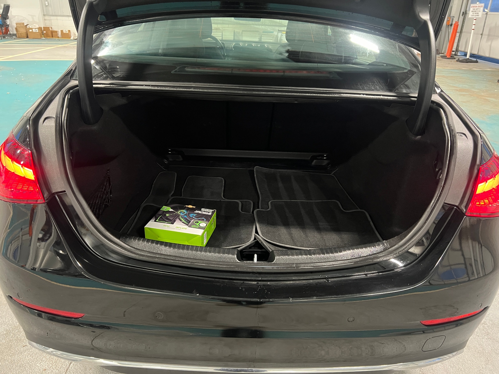 Thumbnail: 2024 Mercedes-Benz C-Class - 6