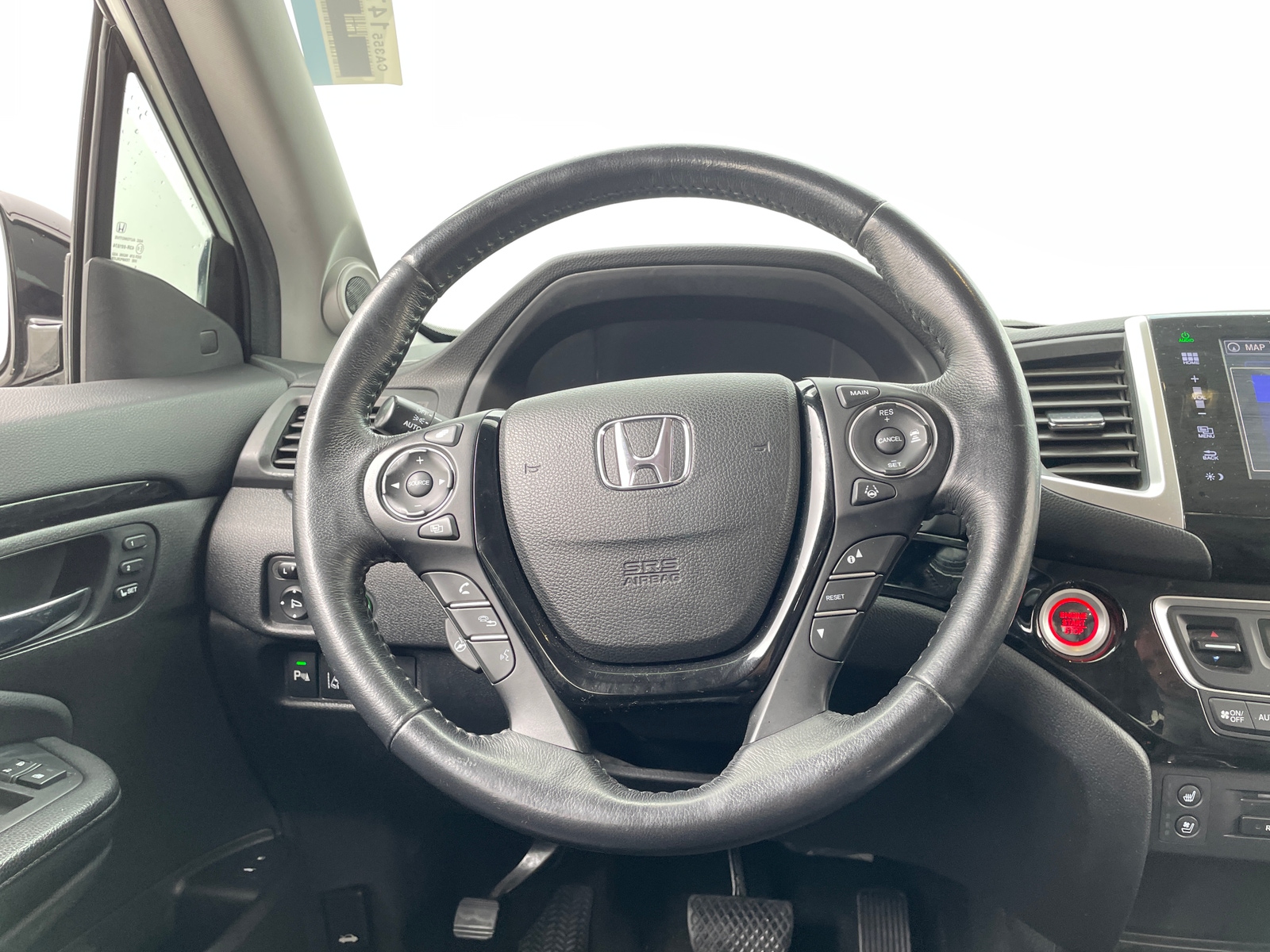 Thumbnail: 2016 Honda Pilot - 4