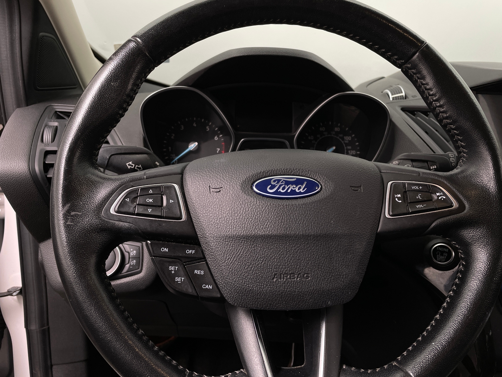 Thumbnail: 2019 Ford Escape - 4