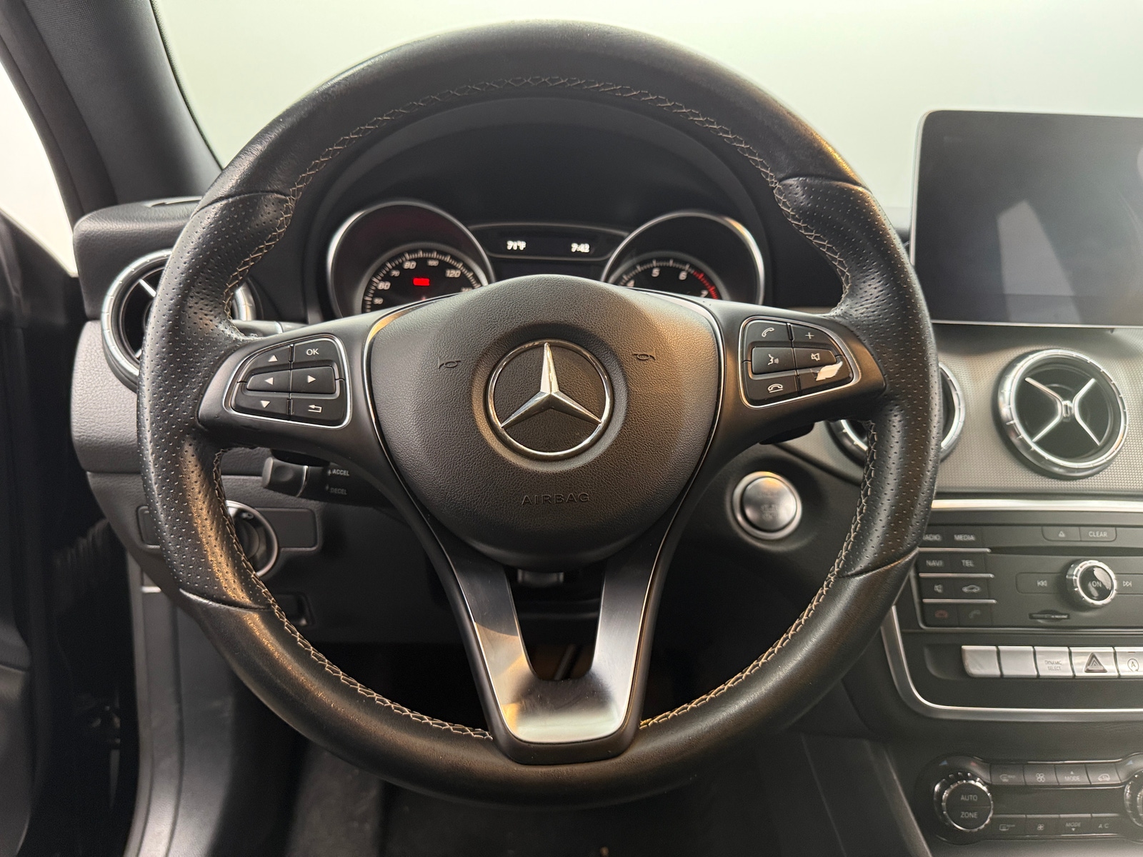 Thumbnail: 2018 Mercedes-Benz CLA - 4