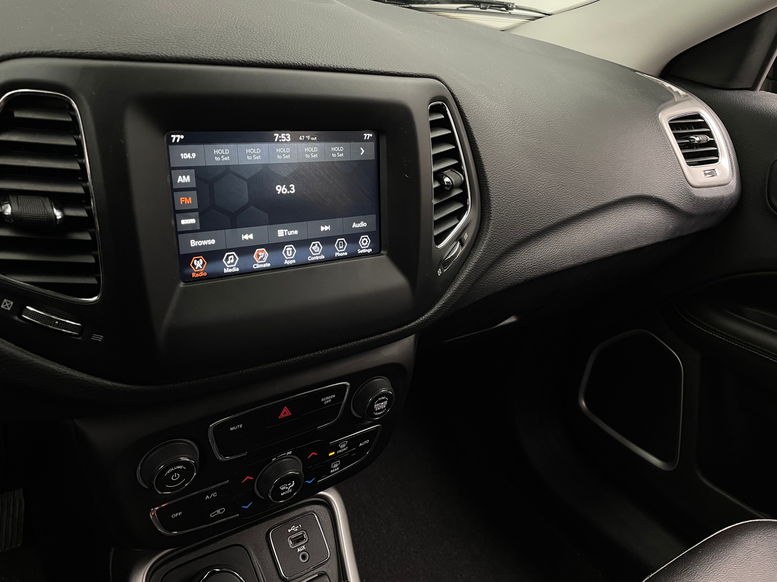 Thumbnail: 2020 Jeep Compass - 4