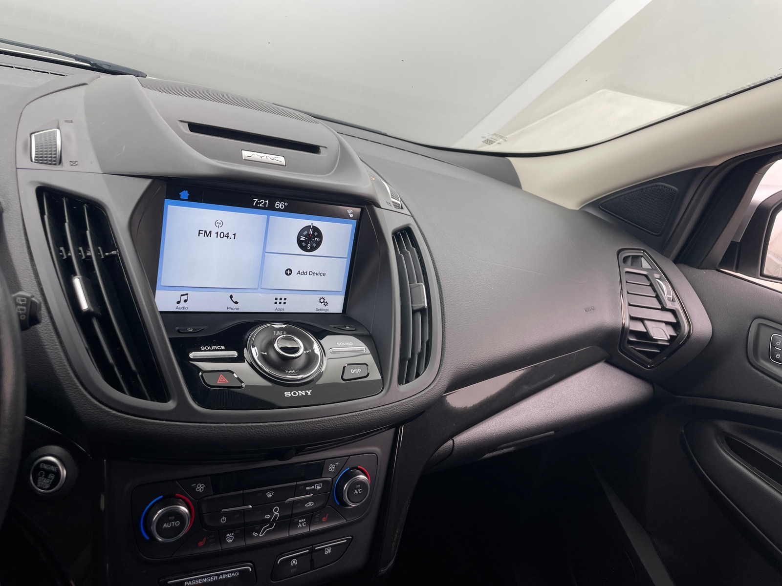 Thumbnail: 2017 Ford Escape - 3