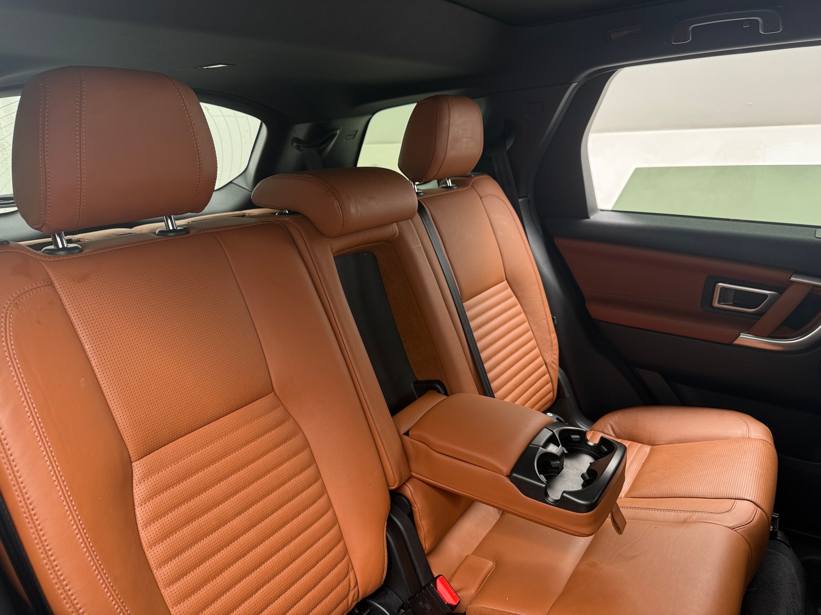 Thumbnail: 2016 Land Rover Discovery Sport - 5