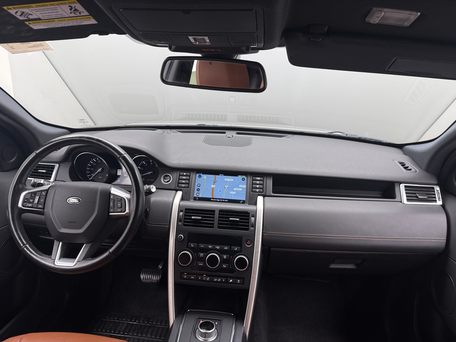 Thumbnail: 2016 Land Rover Discovery Sport - 2