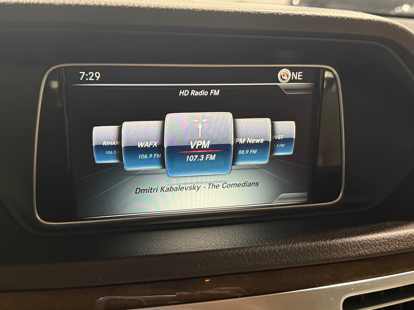 Thumbnail: 2016 Mercedes-Benz E-Class - 3