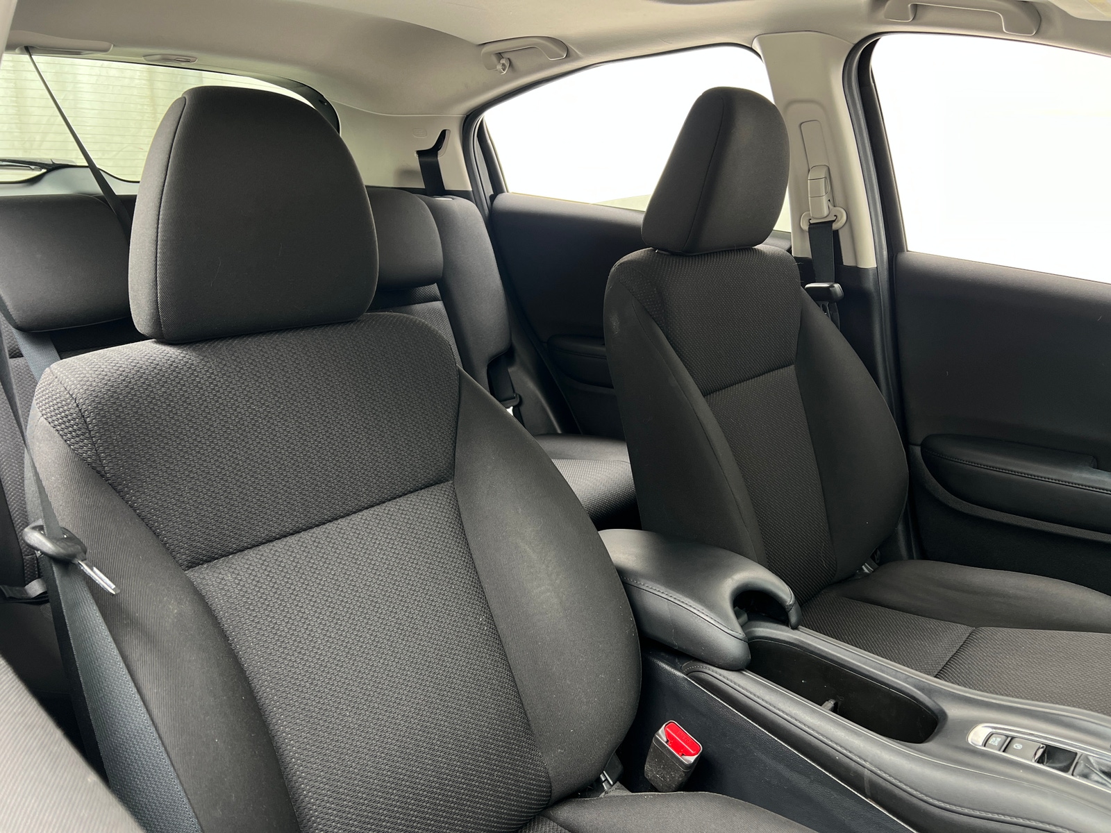 Thumbnail: 2017 Honda HR-V - 2