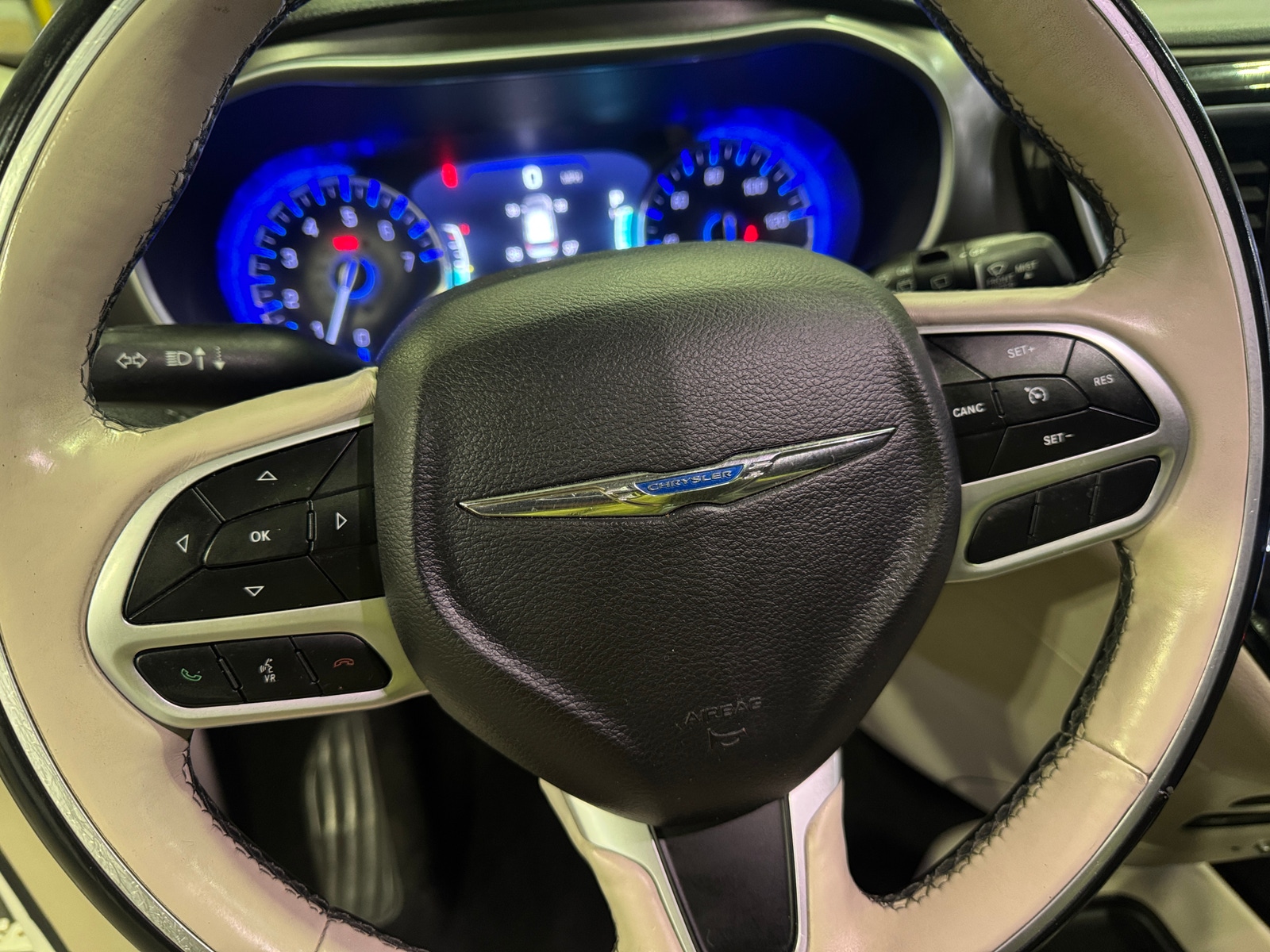 Thumbnail: 2018 Chrysler Pacifica - 4