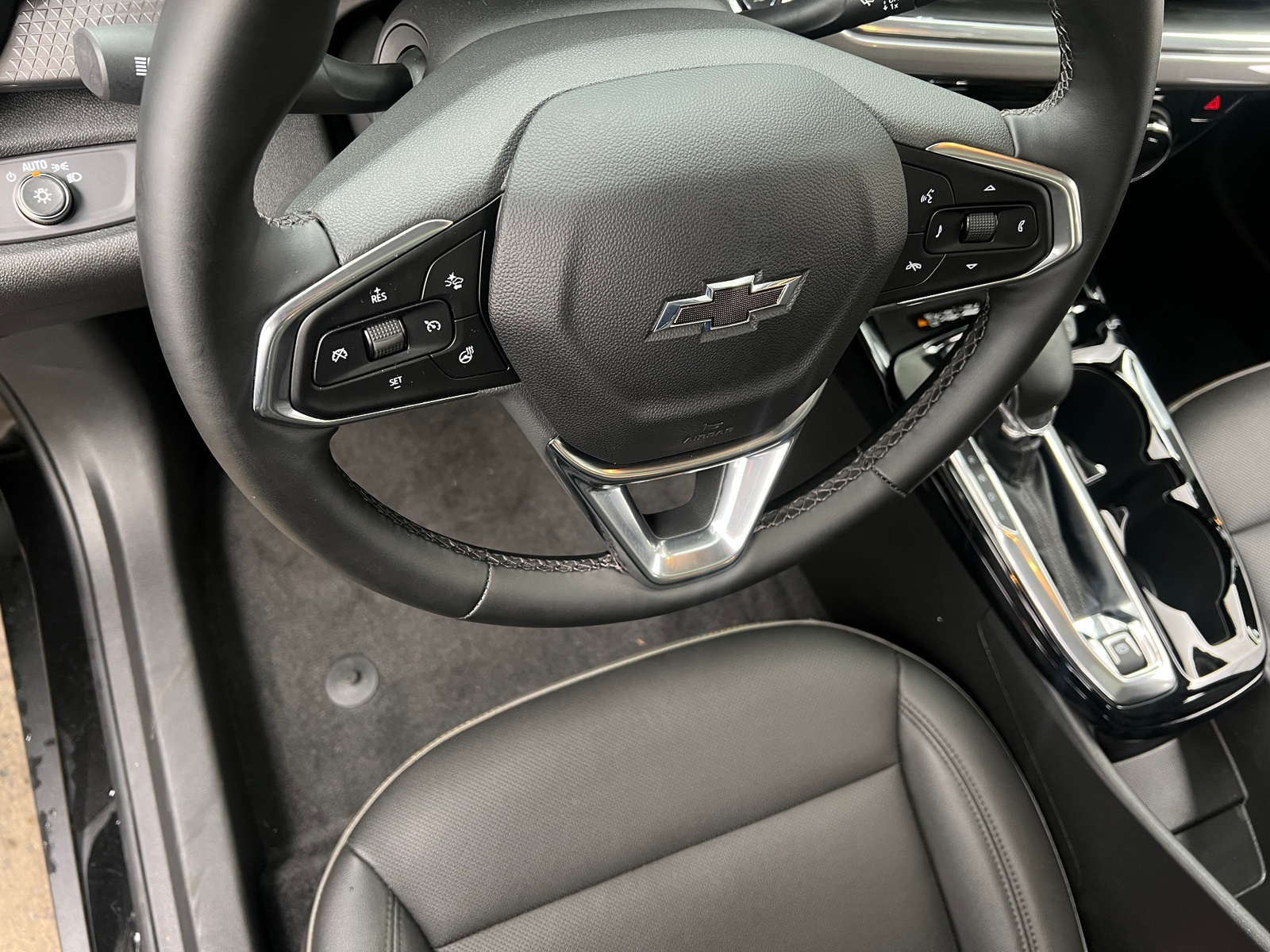 Thumbnail: 2025 Chevrolet Trax - 4