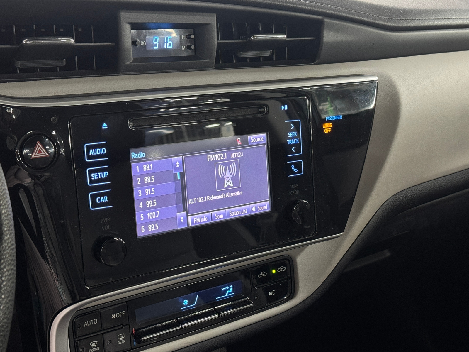 Thumbnail: 2019 Toyota Corolla - 4