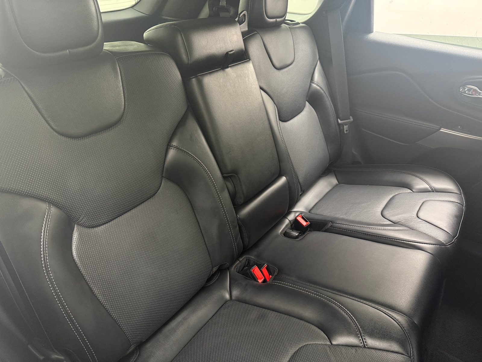 Thumbnail: 2020 Jeep Cherokee - 5