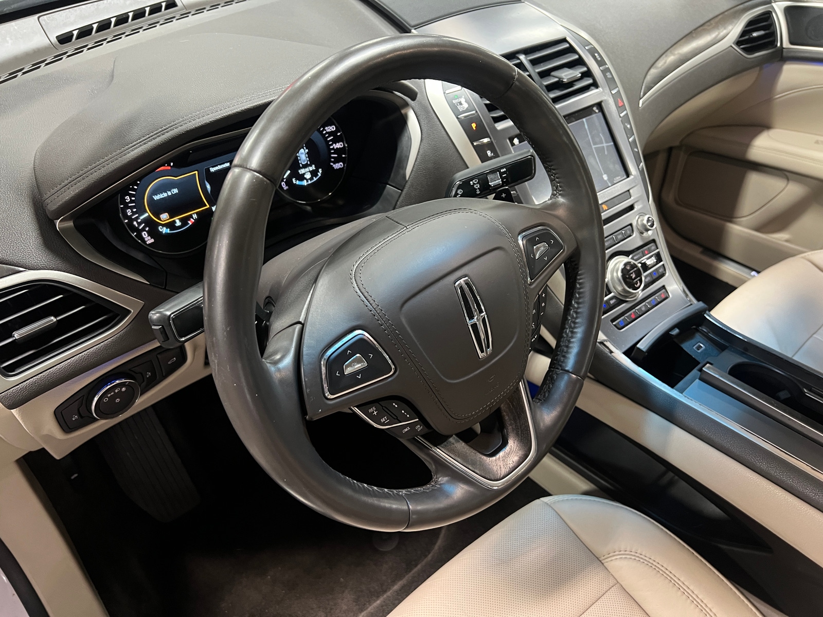 Thumbnail: 2017 Lincoln MKZ - 4