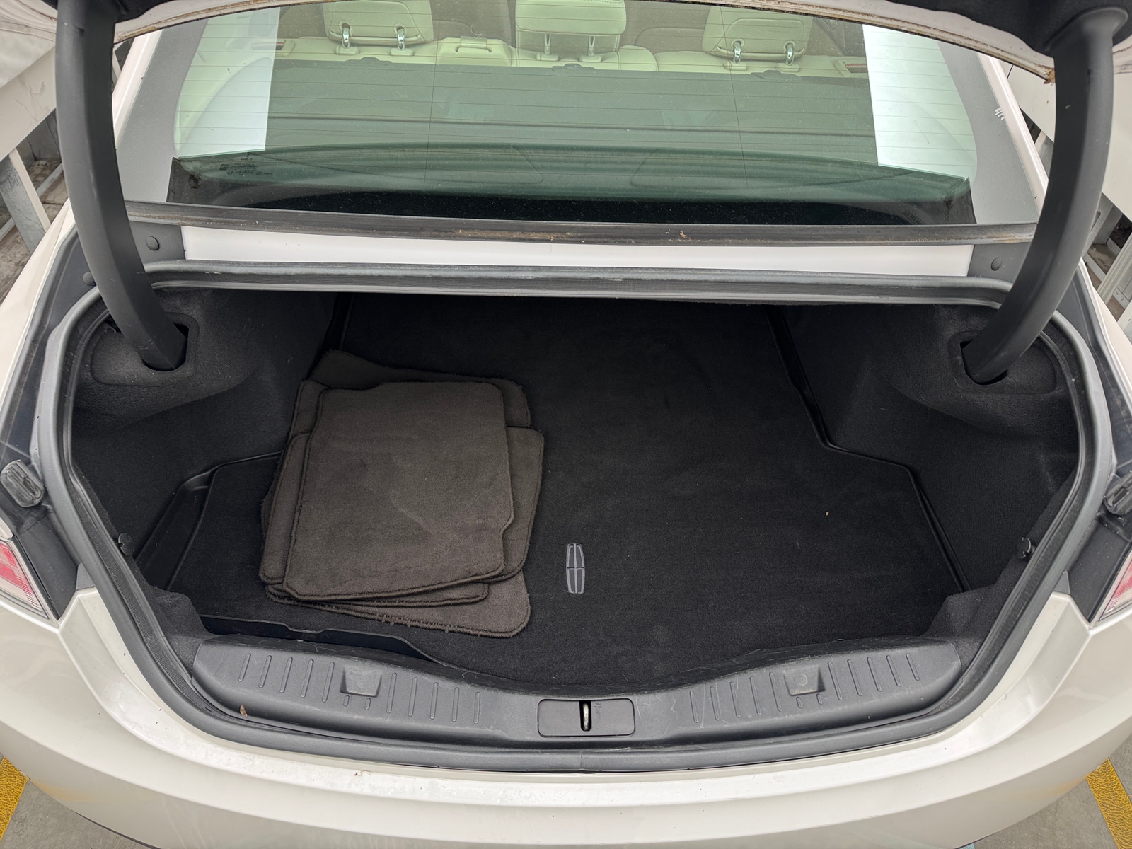 Thumbnail: 2017 Lincoln MKZ - 6