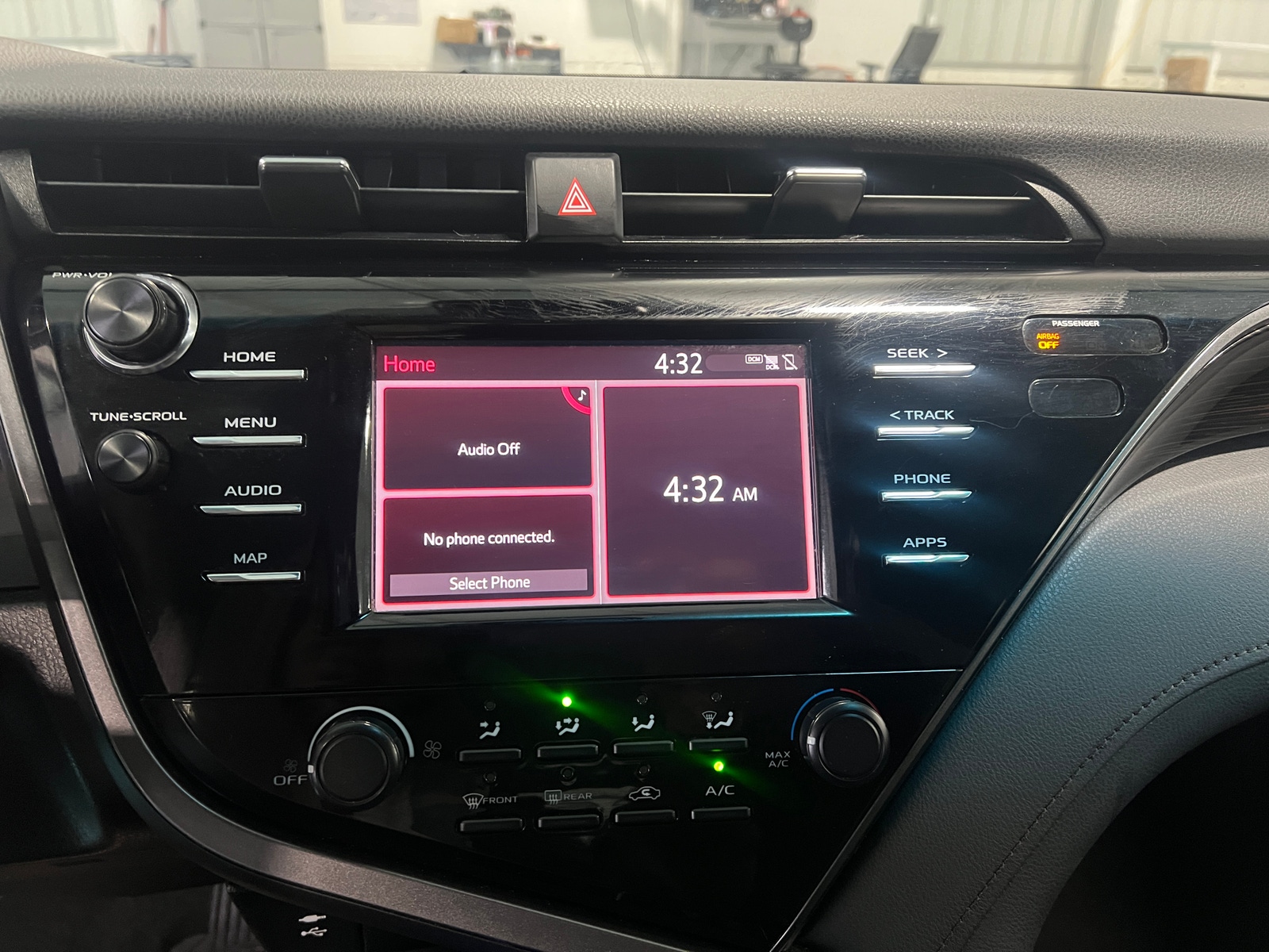 Thumbnail: 2019 Toyota Camry - 4