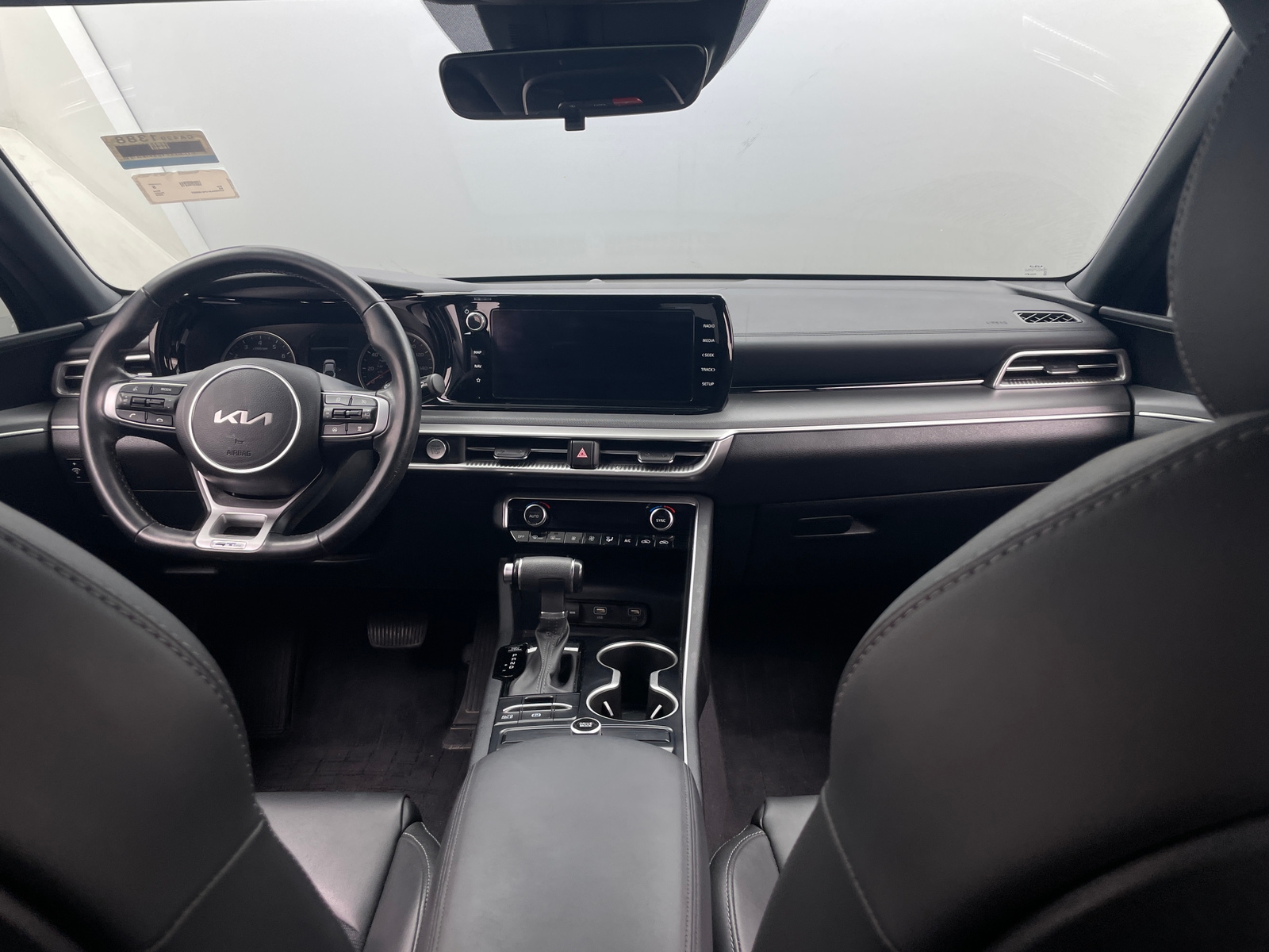 Thumbnail: 2023 Kia K5 - 3