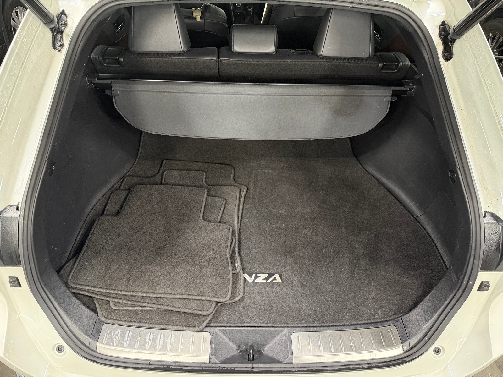 Thumbnail: 2021 Toyota Venza - 6